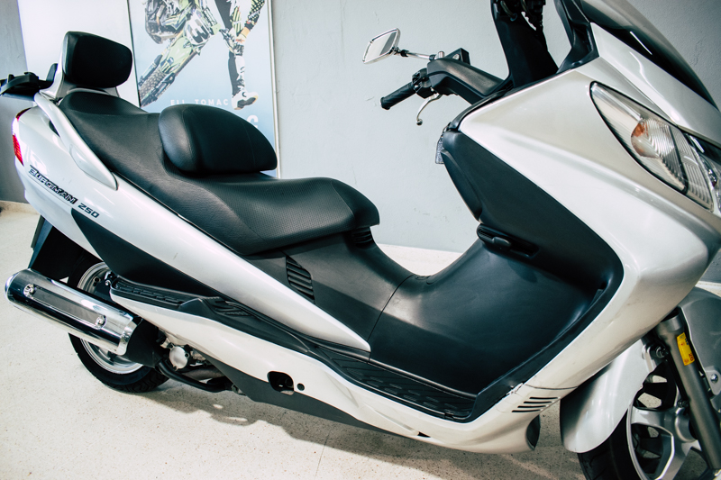 Moto Image