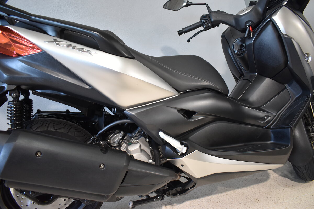 Foto 1 de YAMAHA XMAX 300 Imagen de YAMAHA XMAX 300