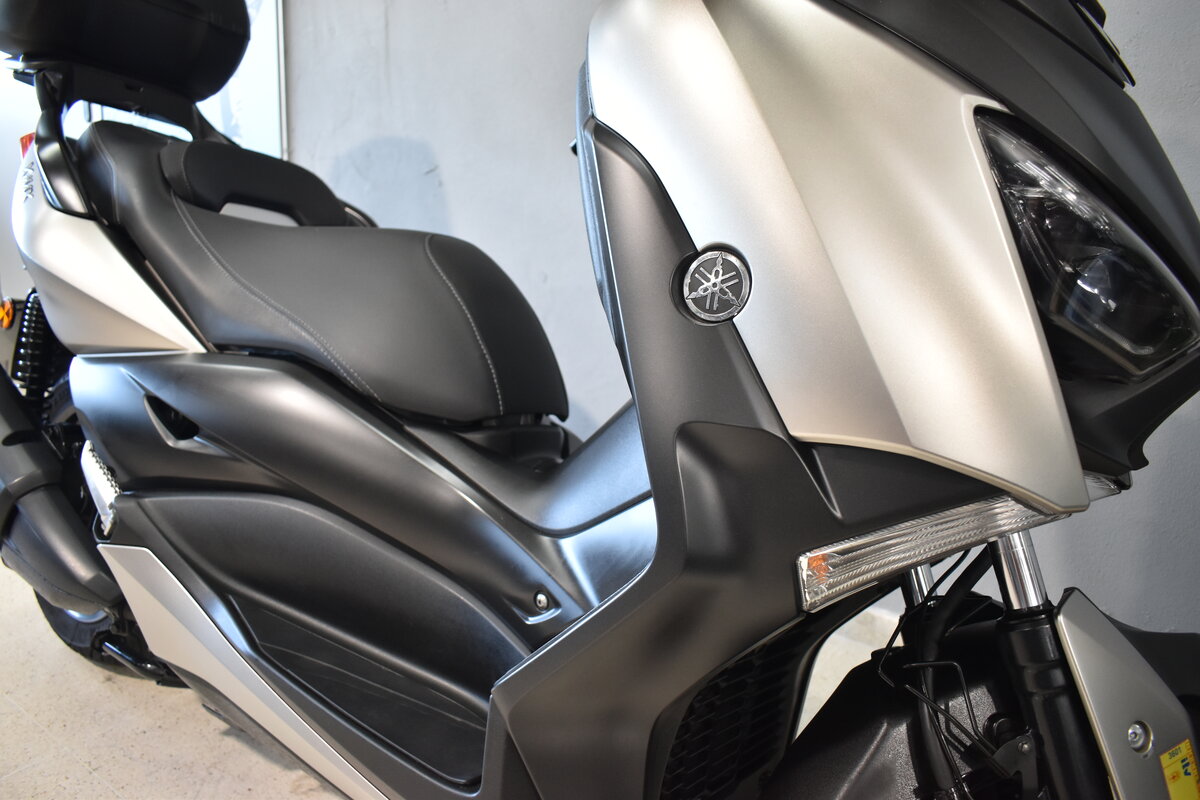 Foto 2 de YAMAHA XMAX 300 Imagen de YAMAHA XMAX 300