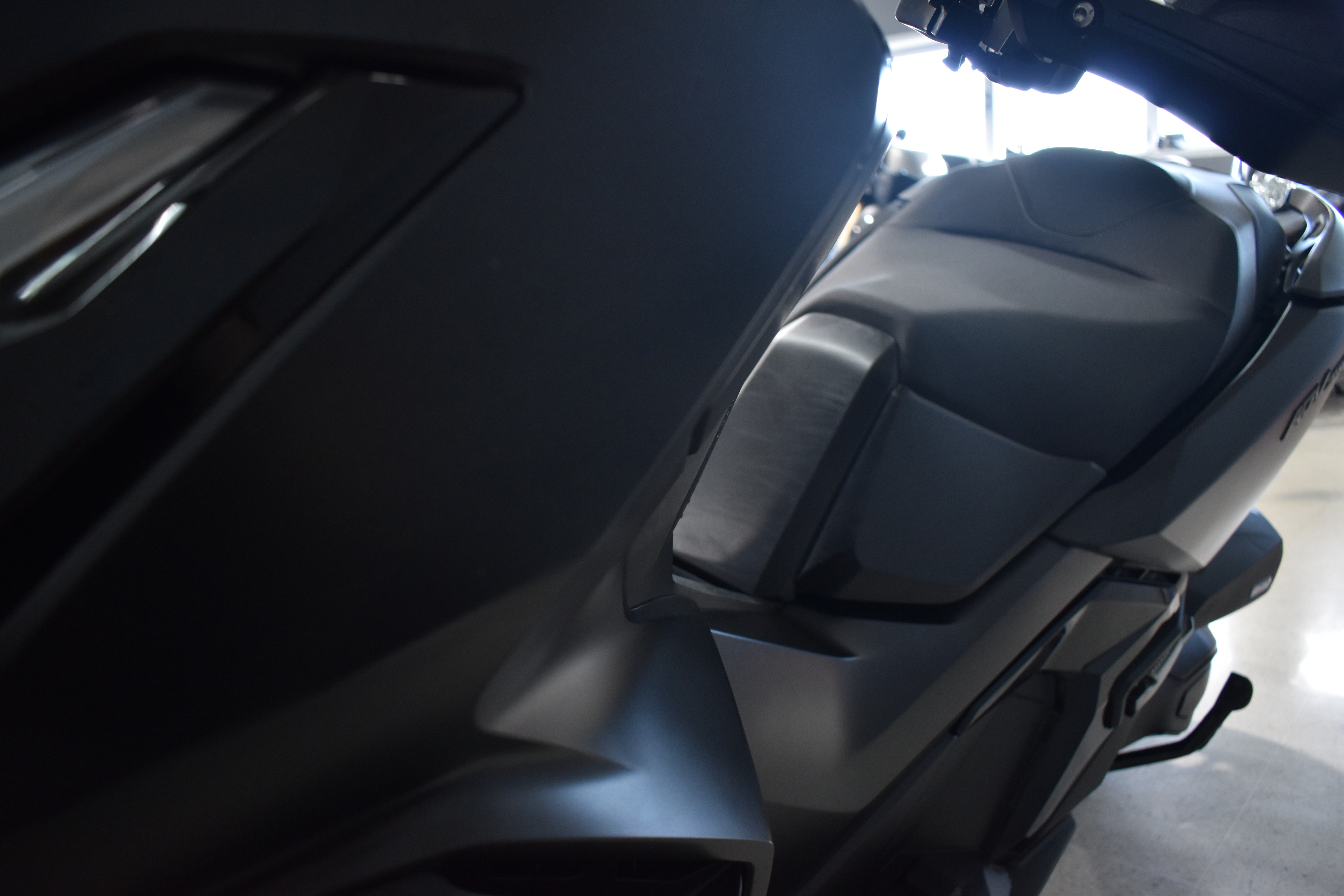 Imagenes de HONDA ADV 350