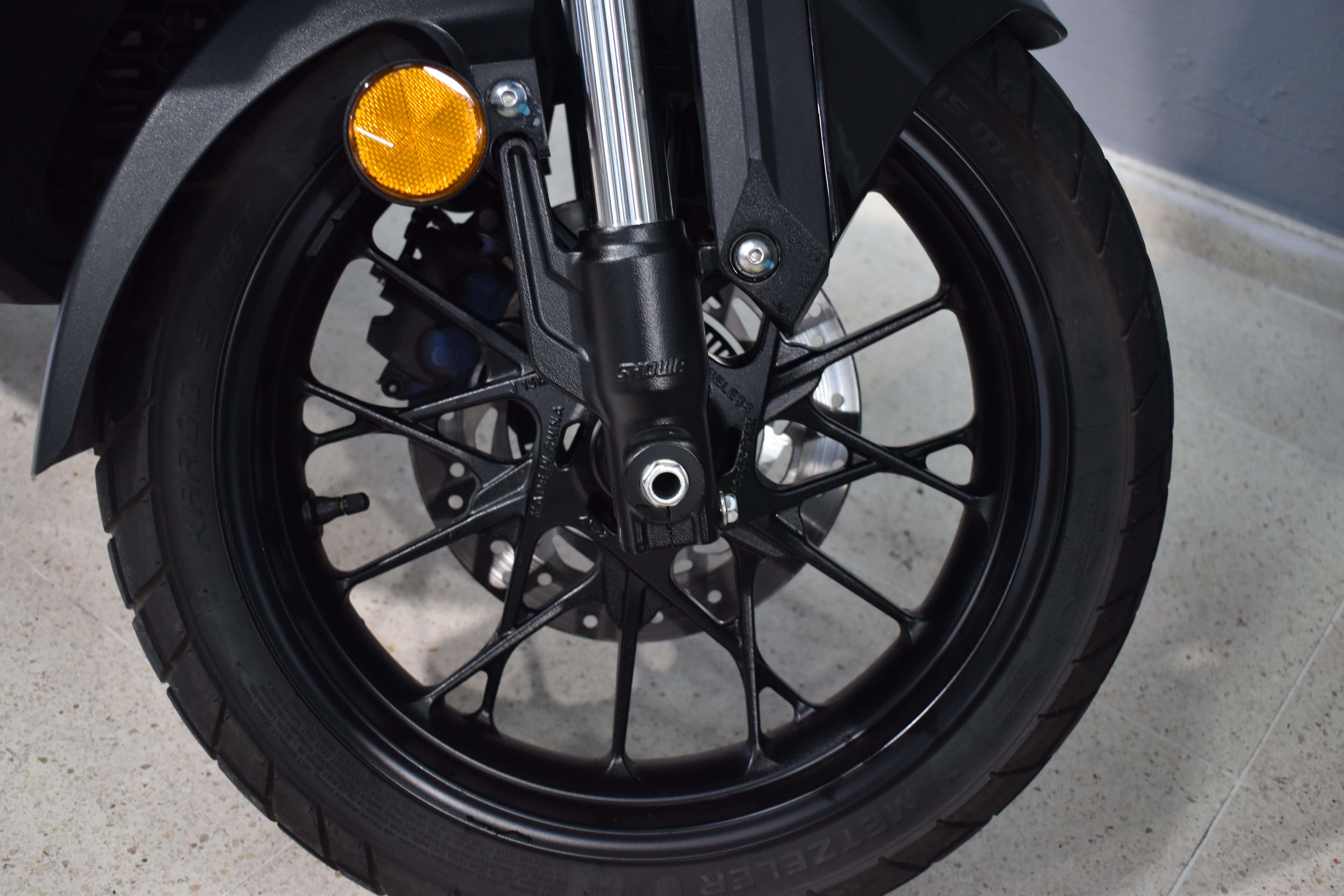 Imagenes de HONDA ADV 350