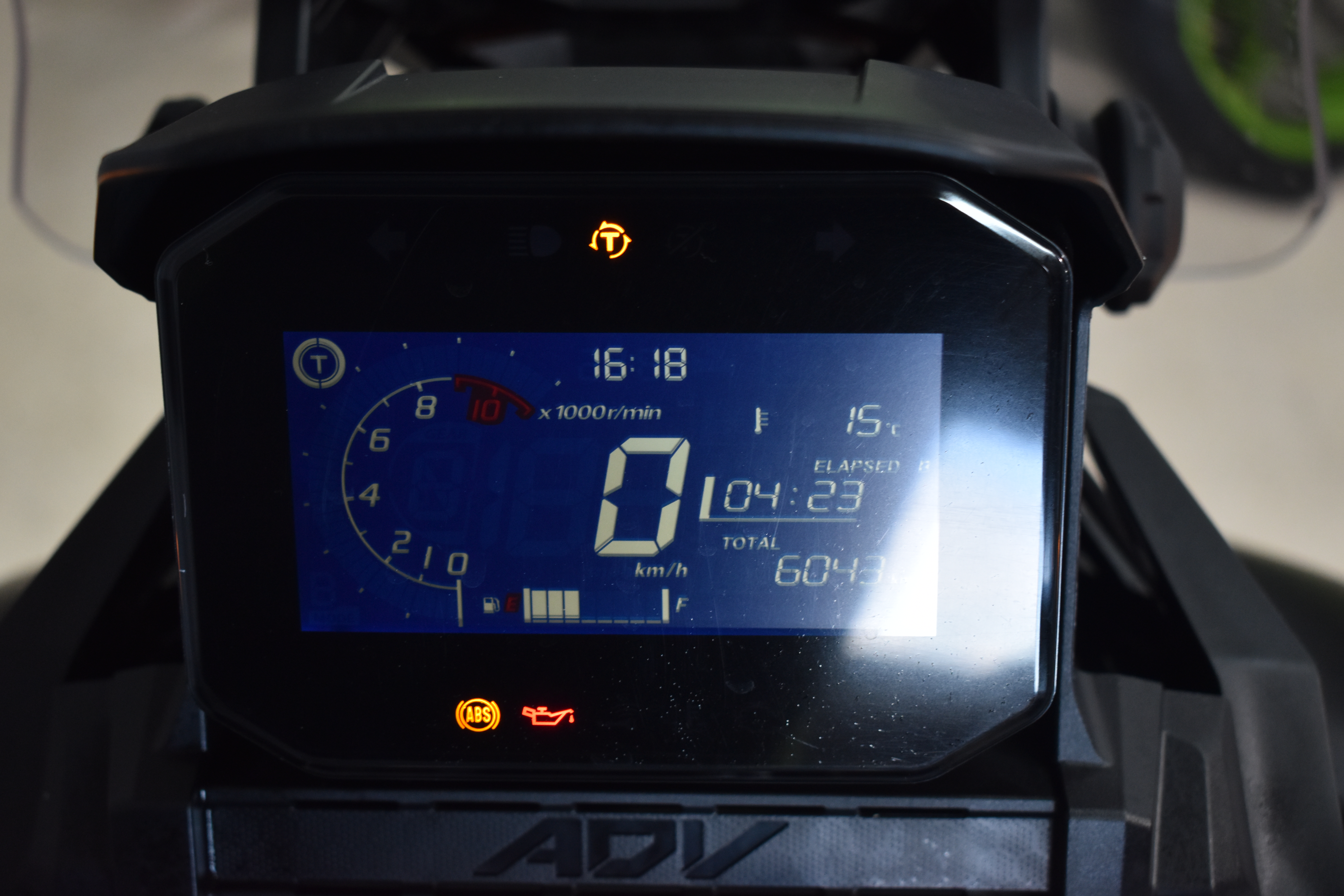 Imagenes de HONDA ADV 350