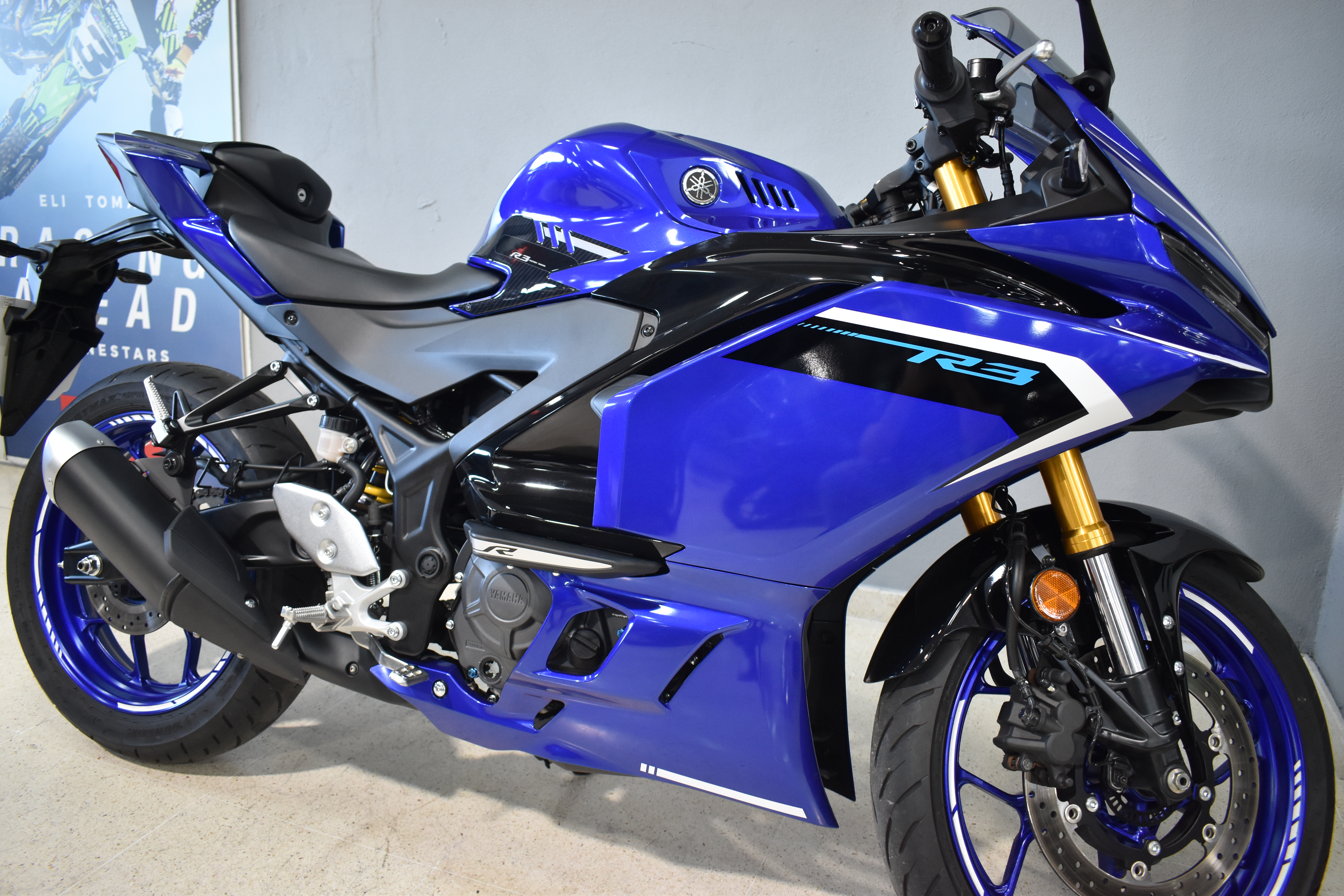 Imagenes de YAMAHA R3 (YZF 320) 25 - AZUL