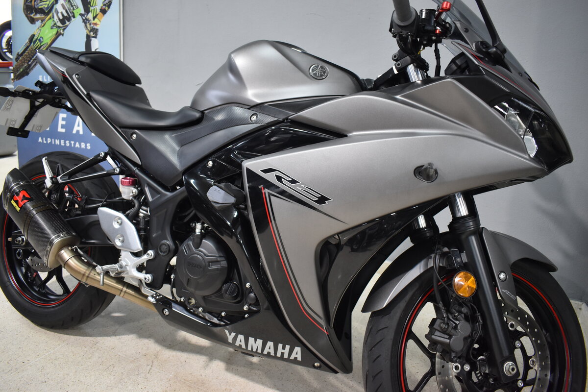 Imagenes de YAMAHA YZF R3