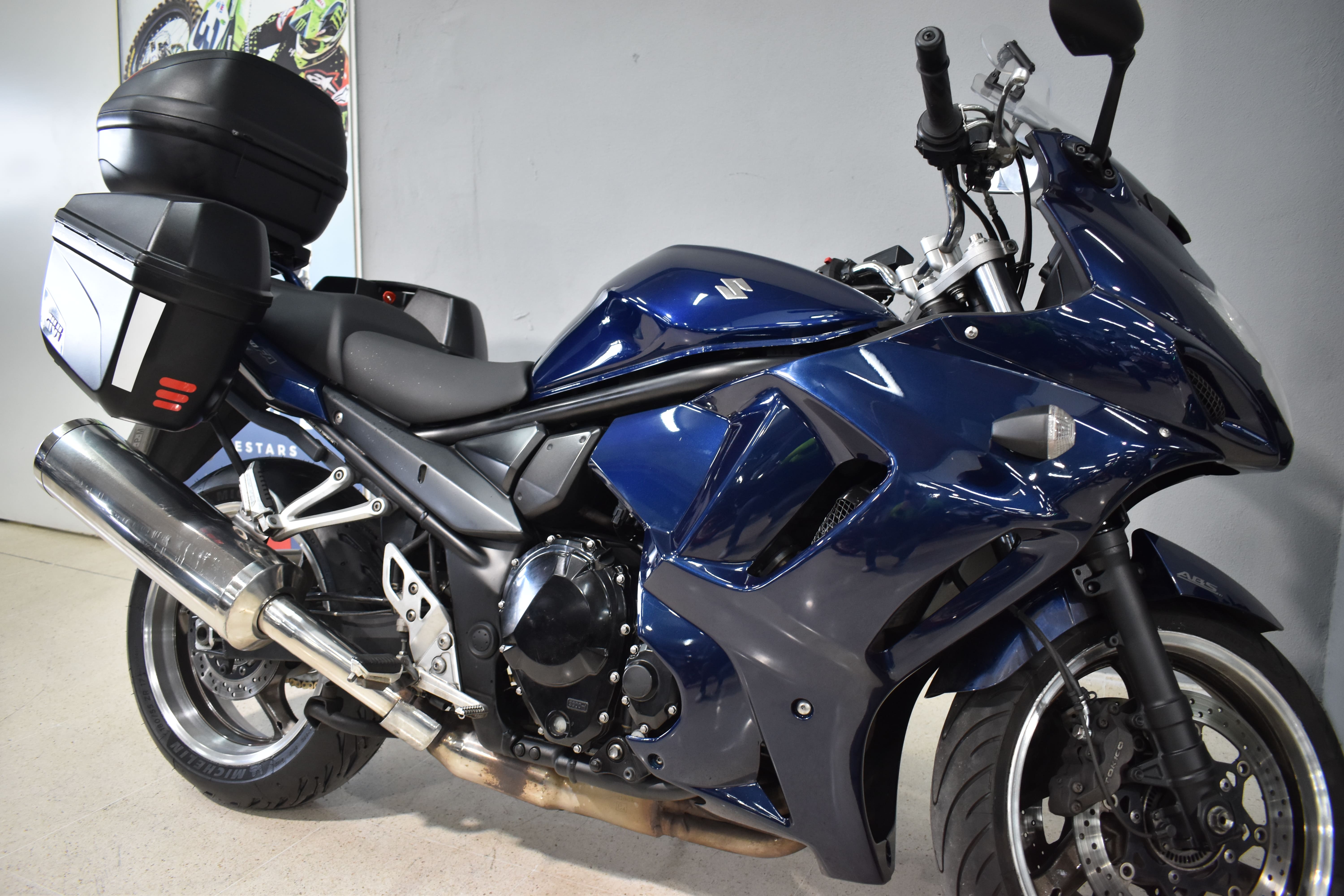 Imagenes de SUZUKI GSX 1250FA