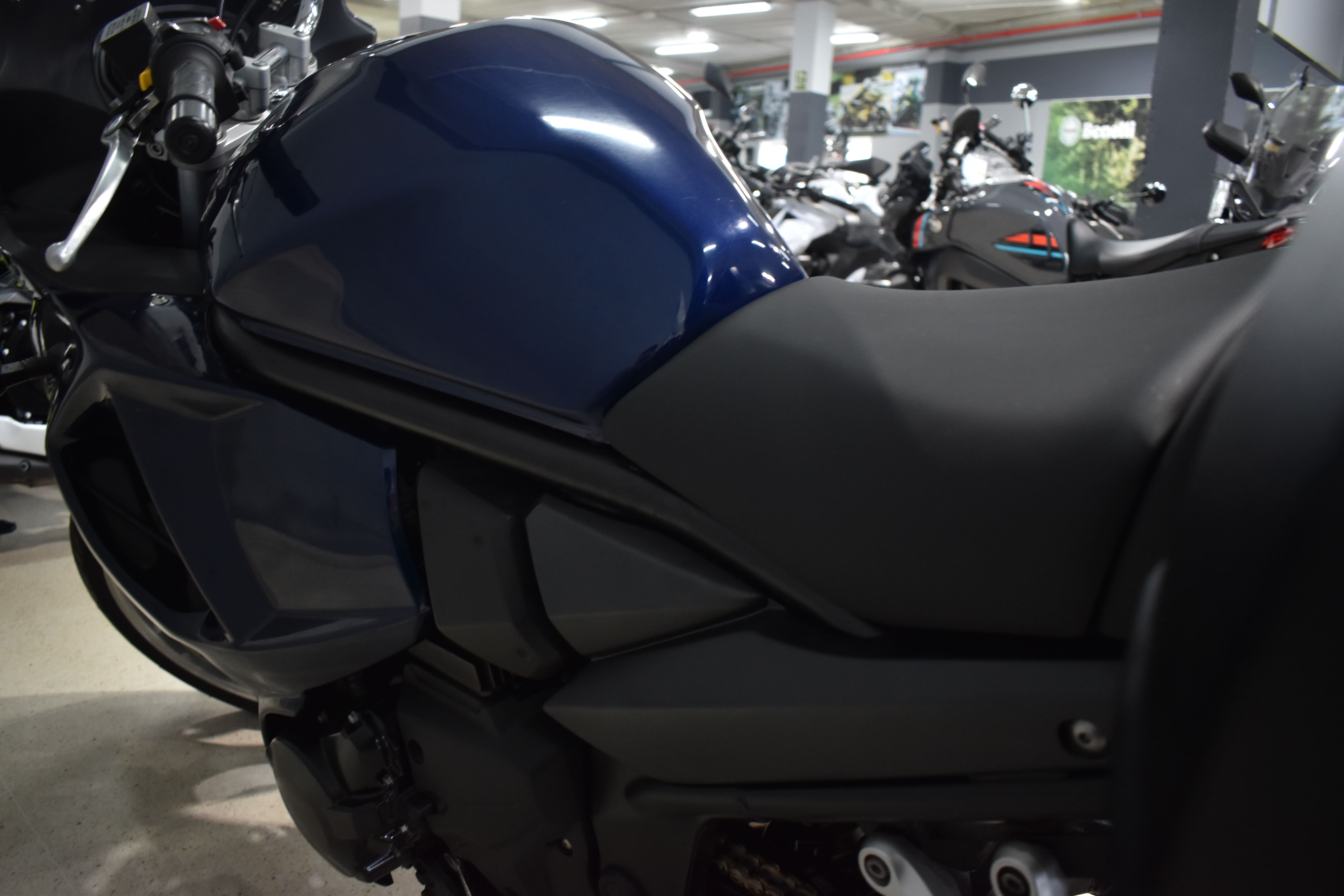 Imagenes de SUZUKI GSX 1250FA