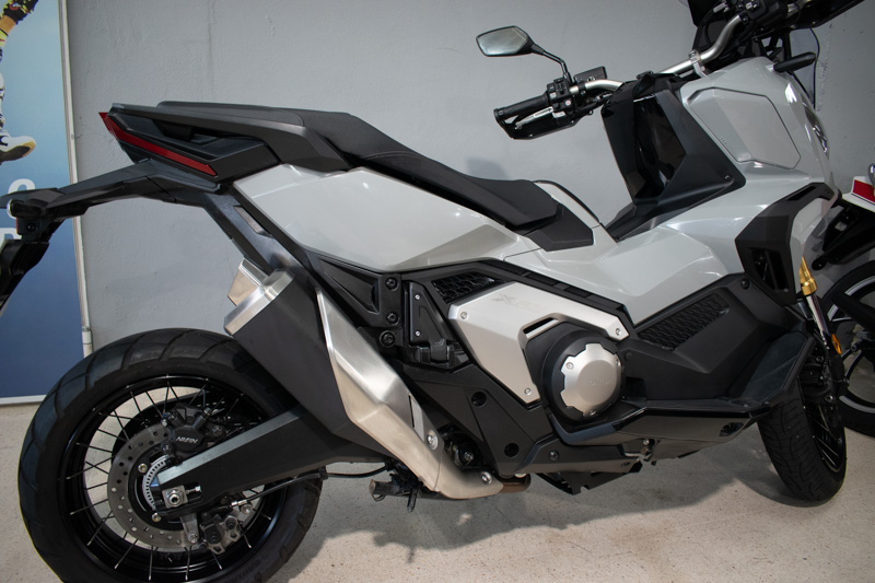 Imagen de HONDA X-ADV 750 - 2023 (ADV750P) - GRIS MATE METALIZADO