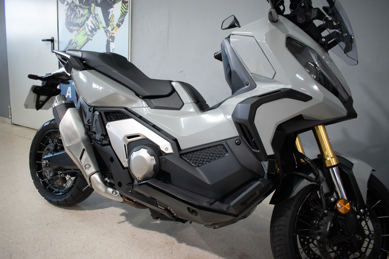 Imagen de HONDA X-ADV 750 - 2023 (ADV750P) - GRIS MATE METALIZADO
