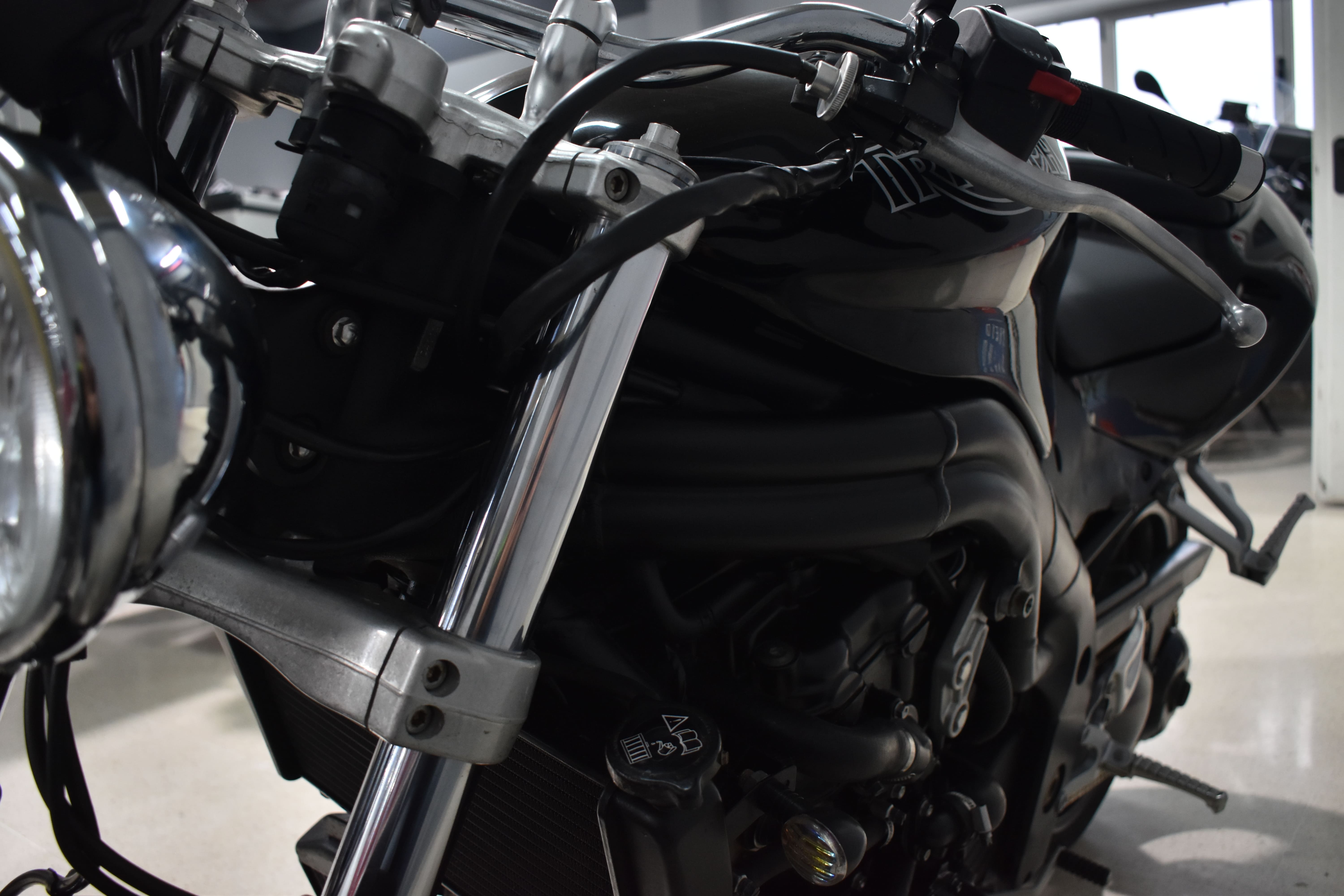 Imagen de TRIUMPH SPEED TRIPLE 955 04 - NEGRO