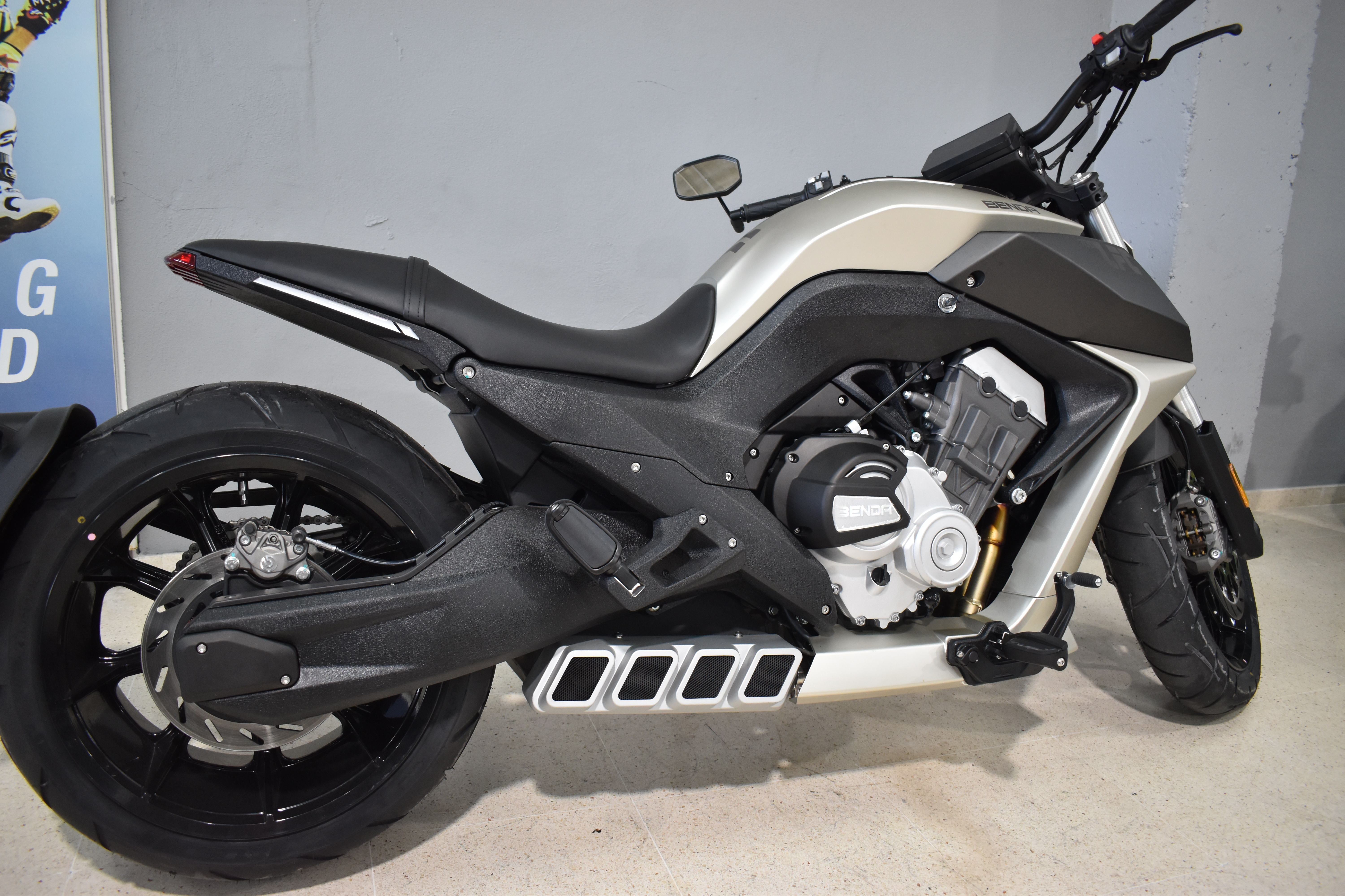 Imagen de BENDA LFC 700