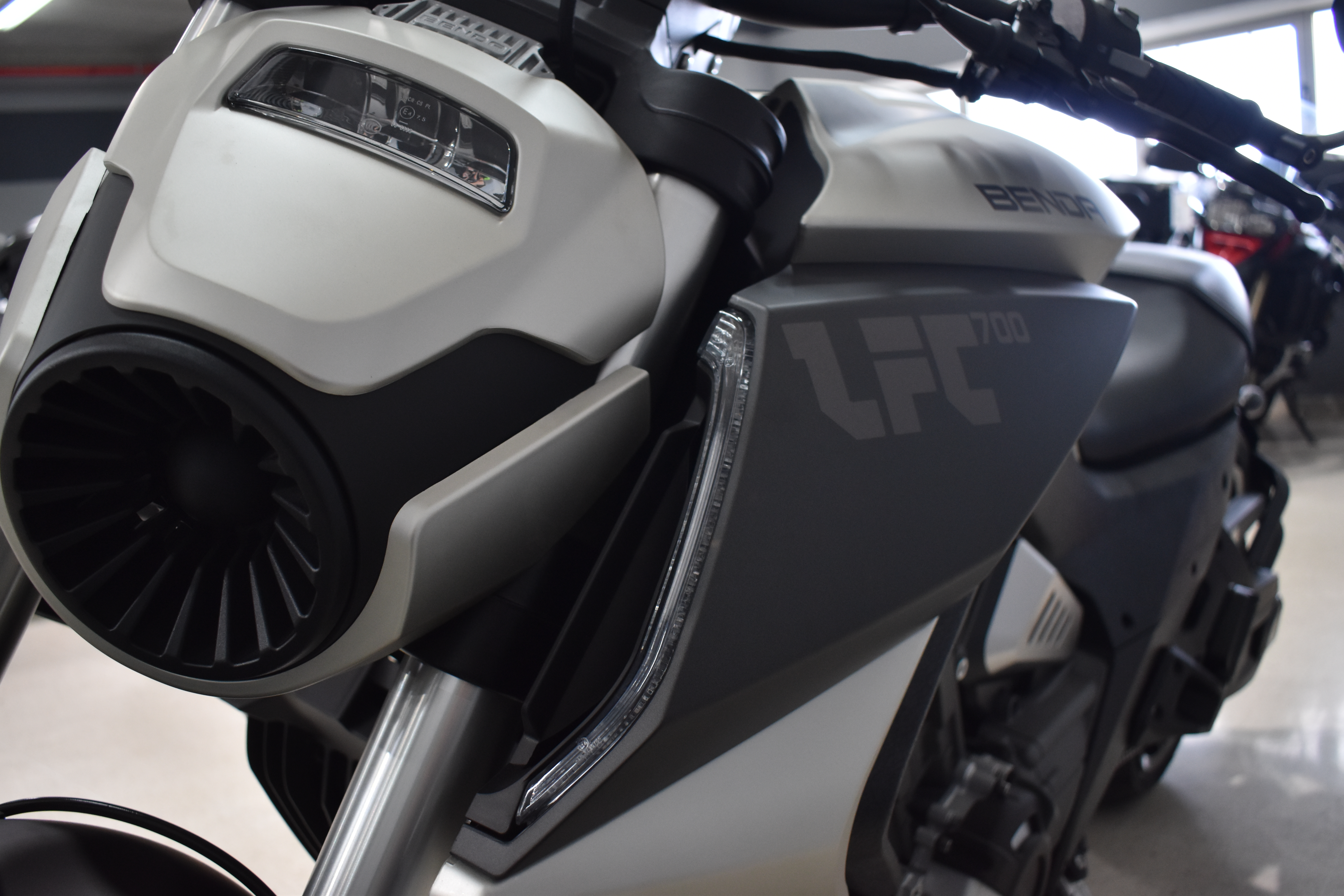 Imagen de BENDA LFC 700