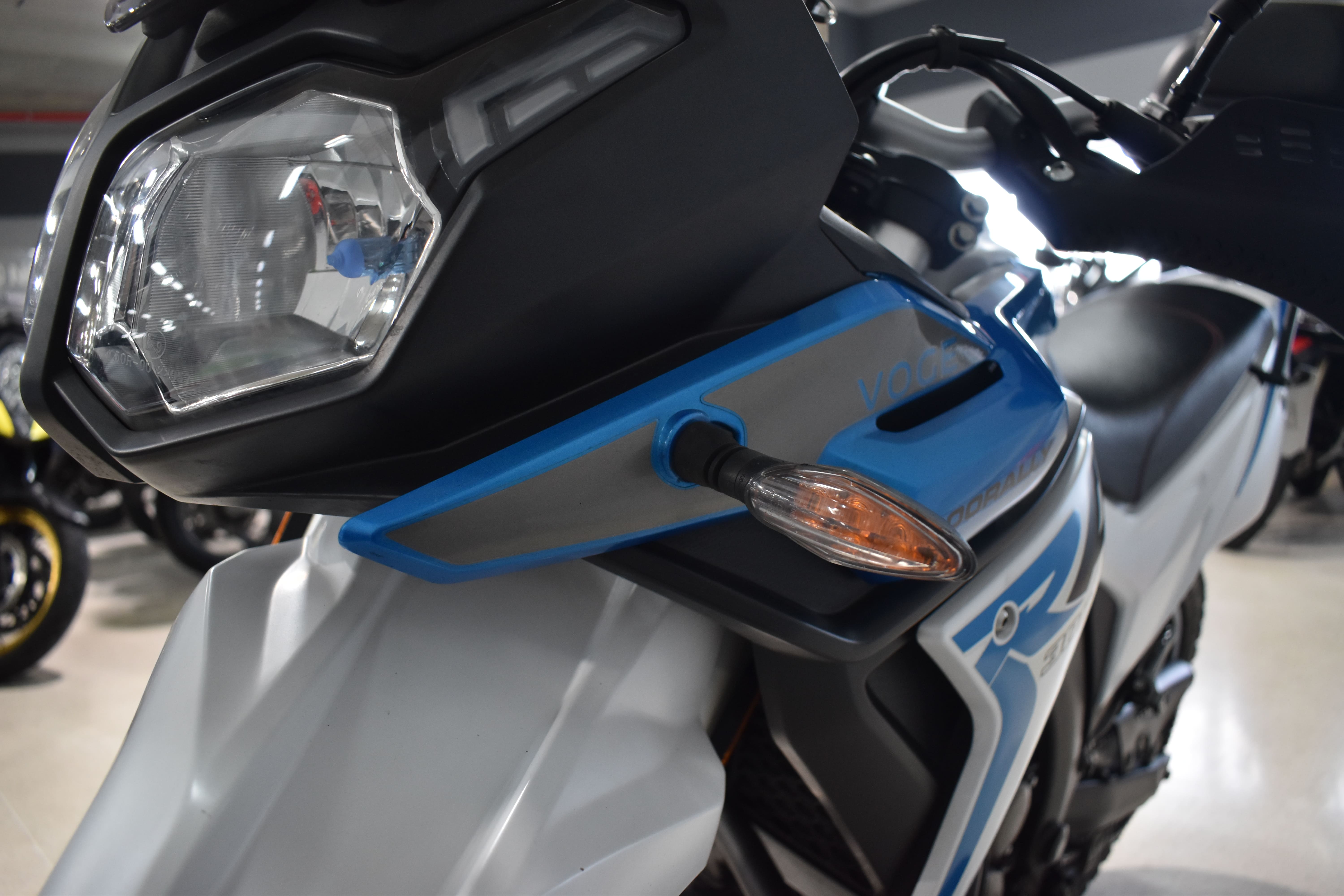 Imagen de VOGE 300 RALLY E5 - BLANCO/AZUL