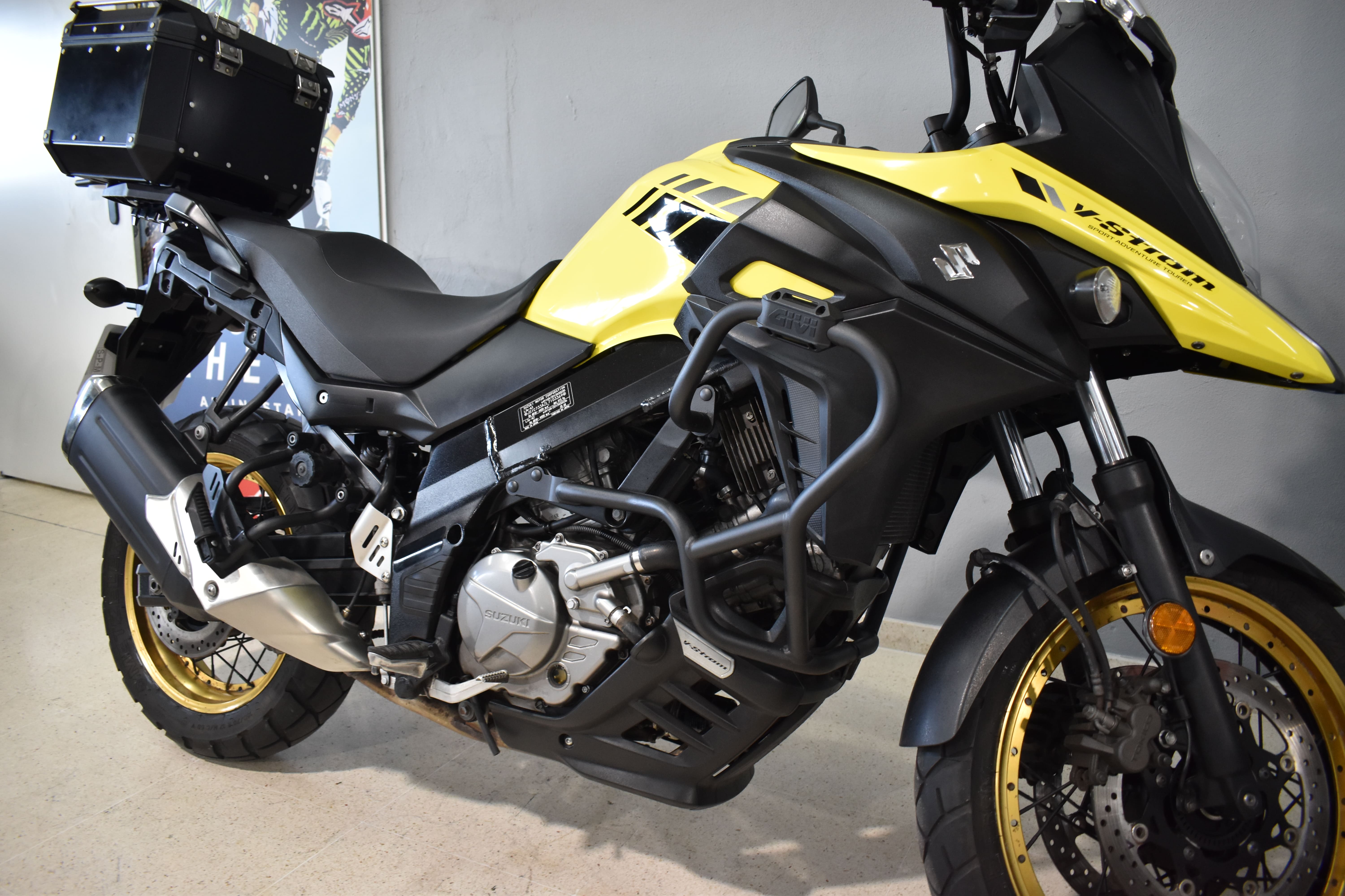 Imagen de SUZUKI V STORM 650 XT 20 - AMARILLO