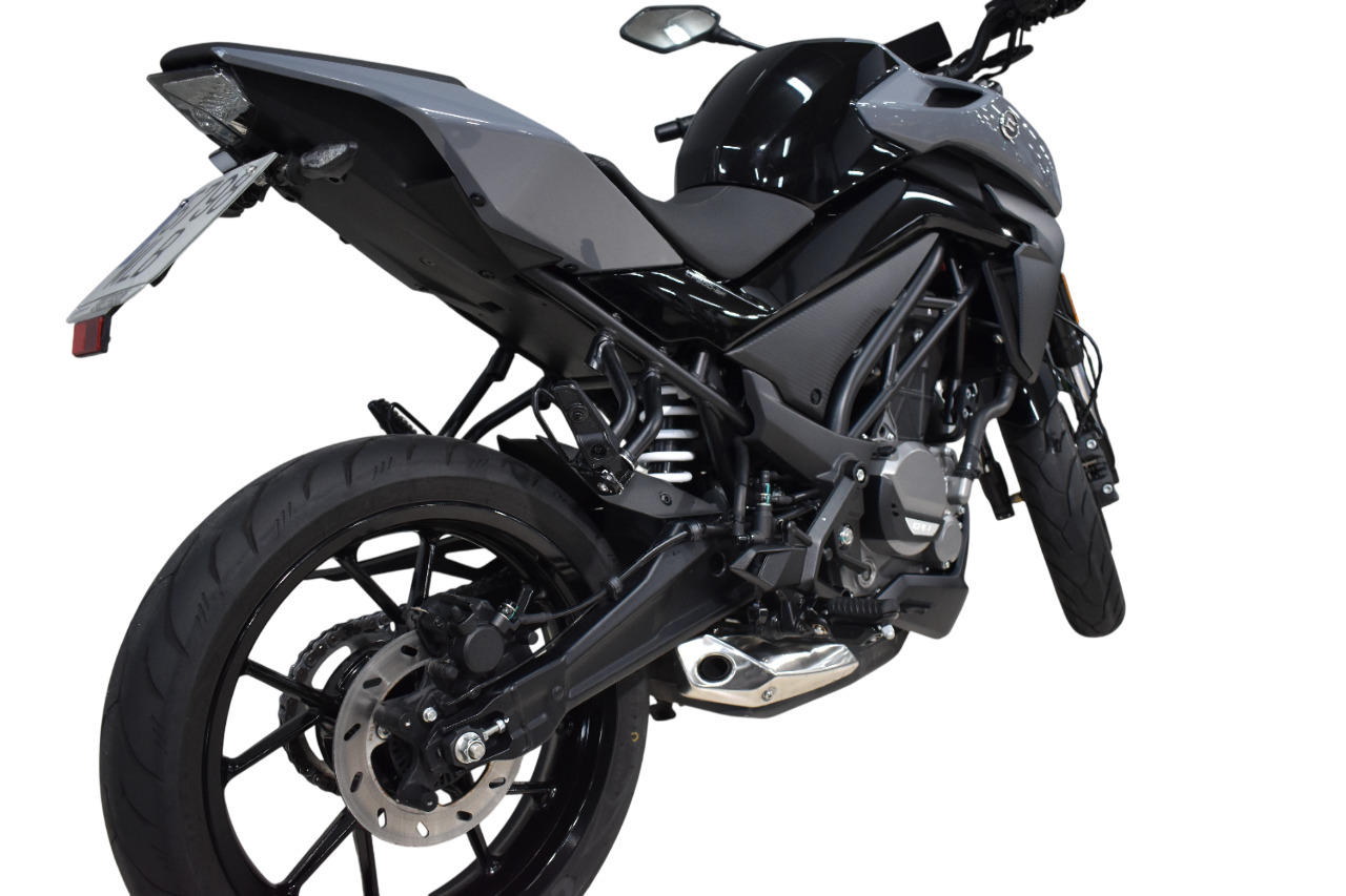 Imagen de CFMOTO 300 NK E5