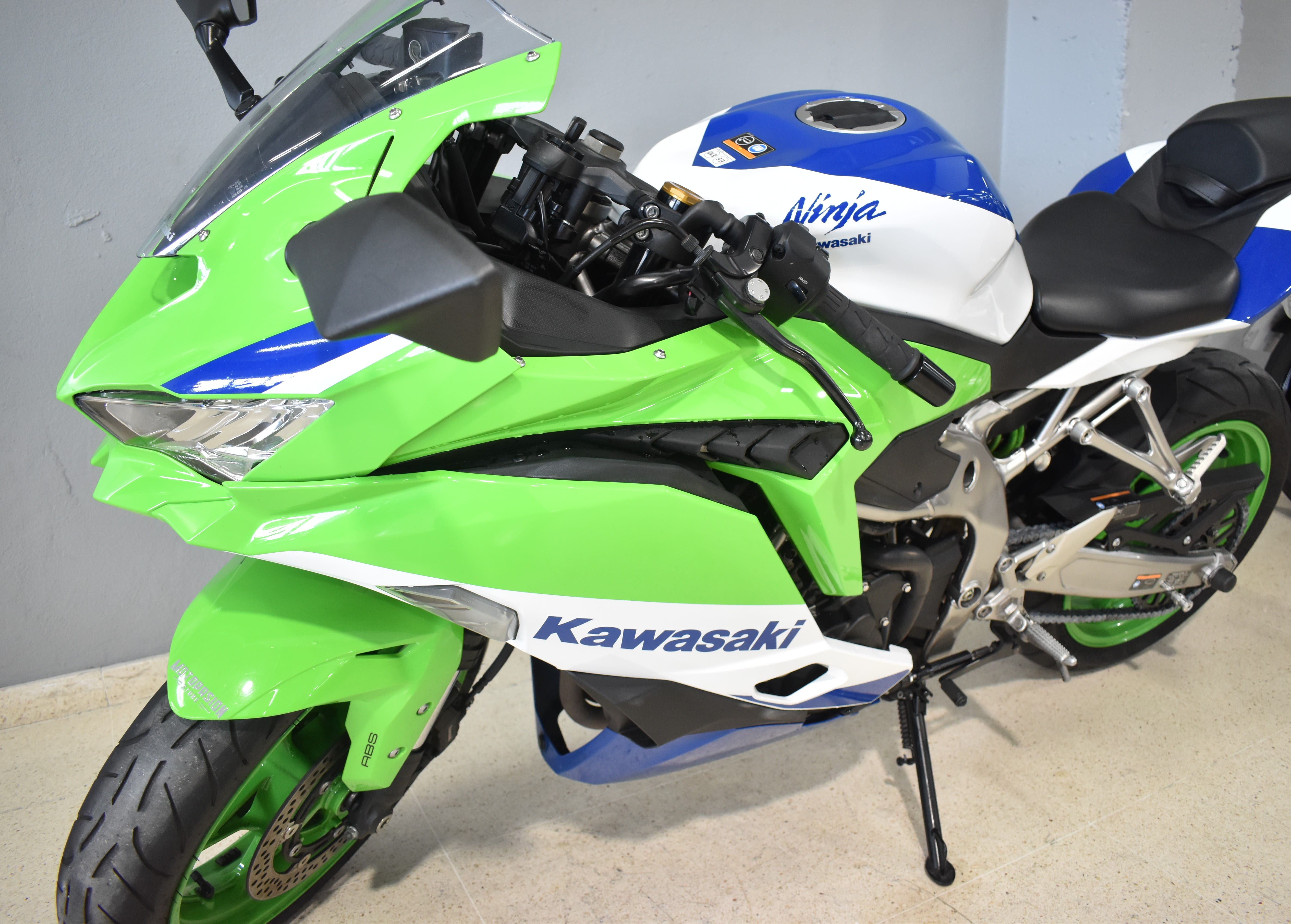 Imagen de KAWASAKI NINJA ZX4RR 40TH