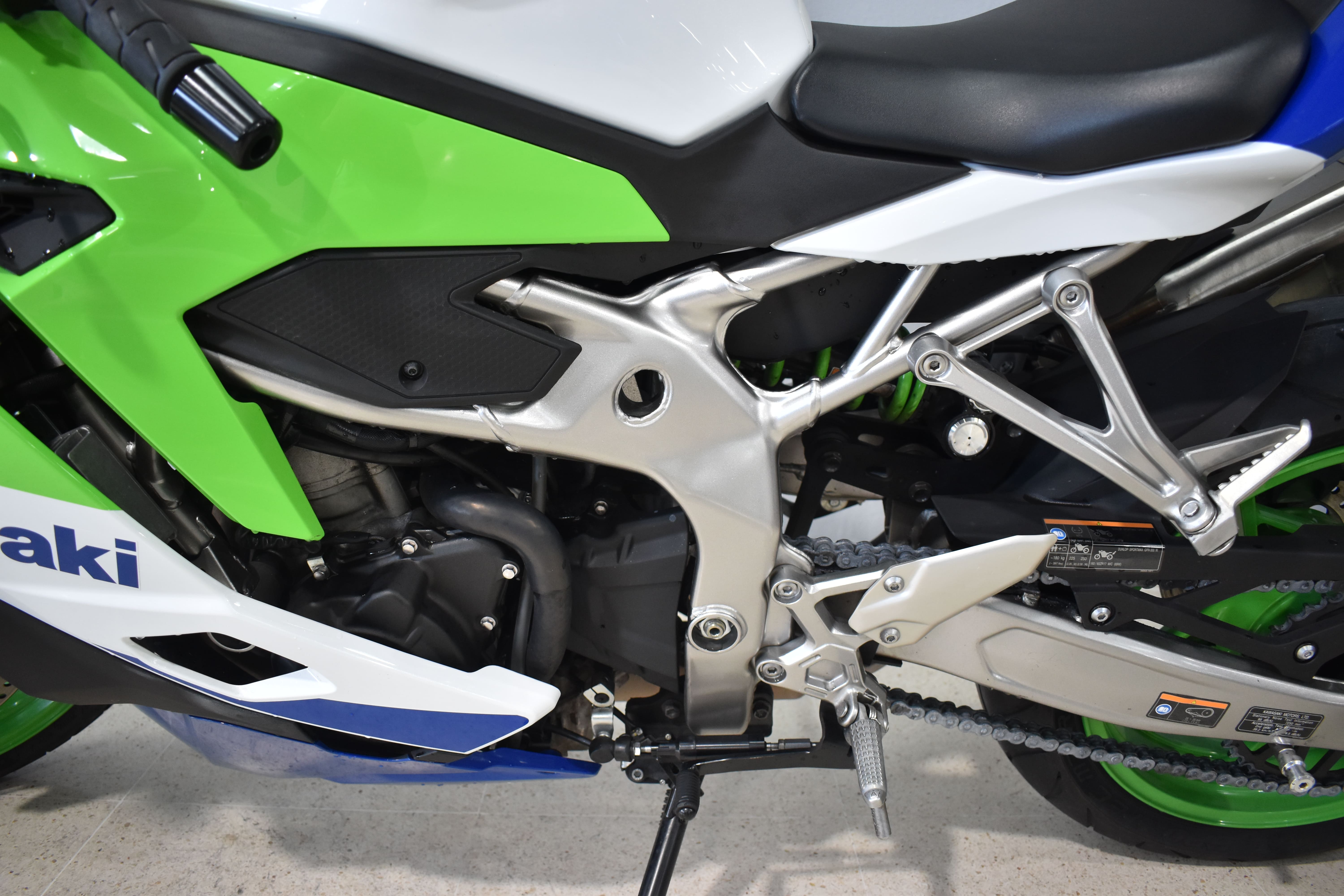 Imagen de KAWASAKI NINJA ZX4RR 40TH