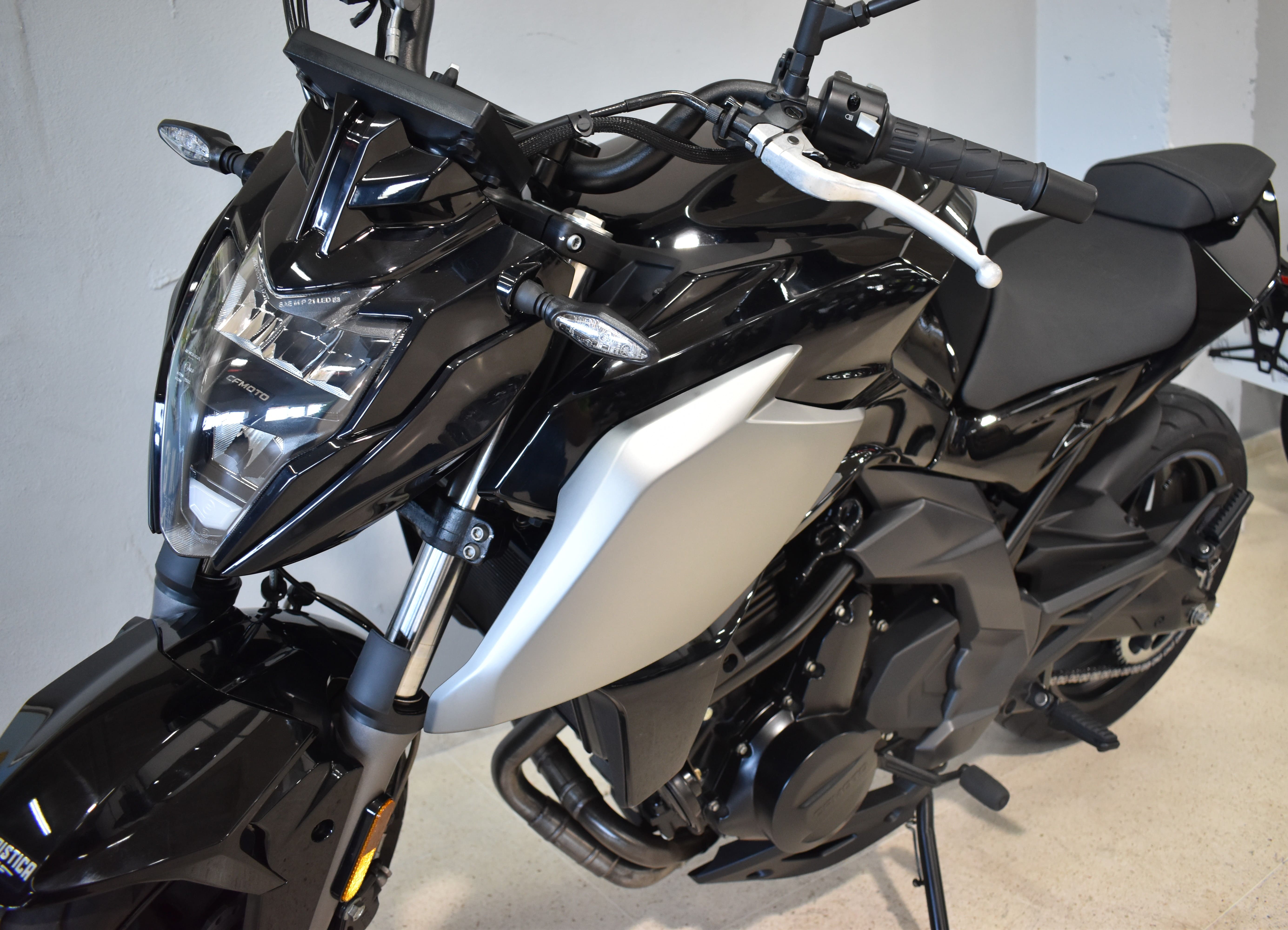 Imagen de CFMOTO 650 NK