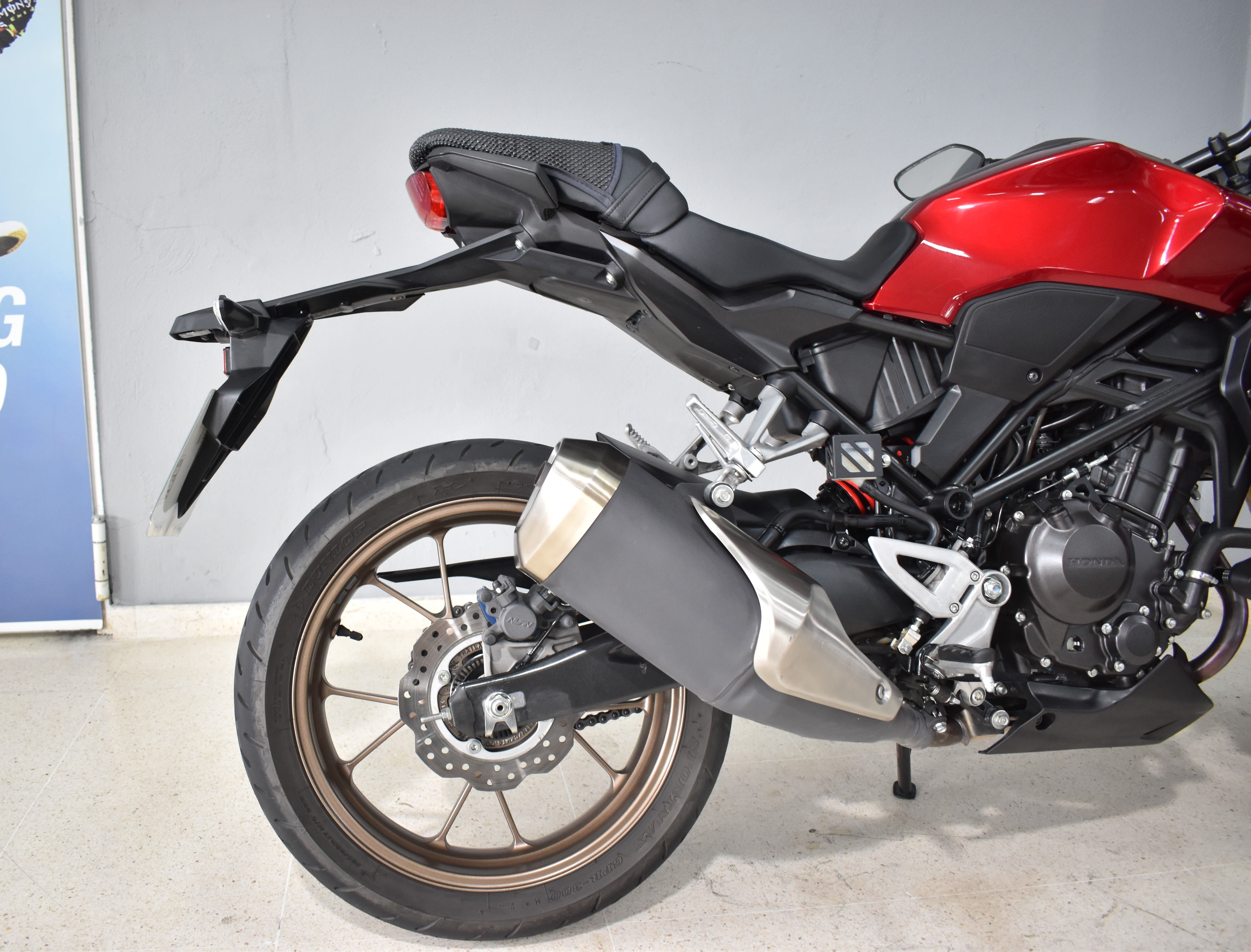 Imagen de HONDA CB300R