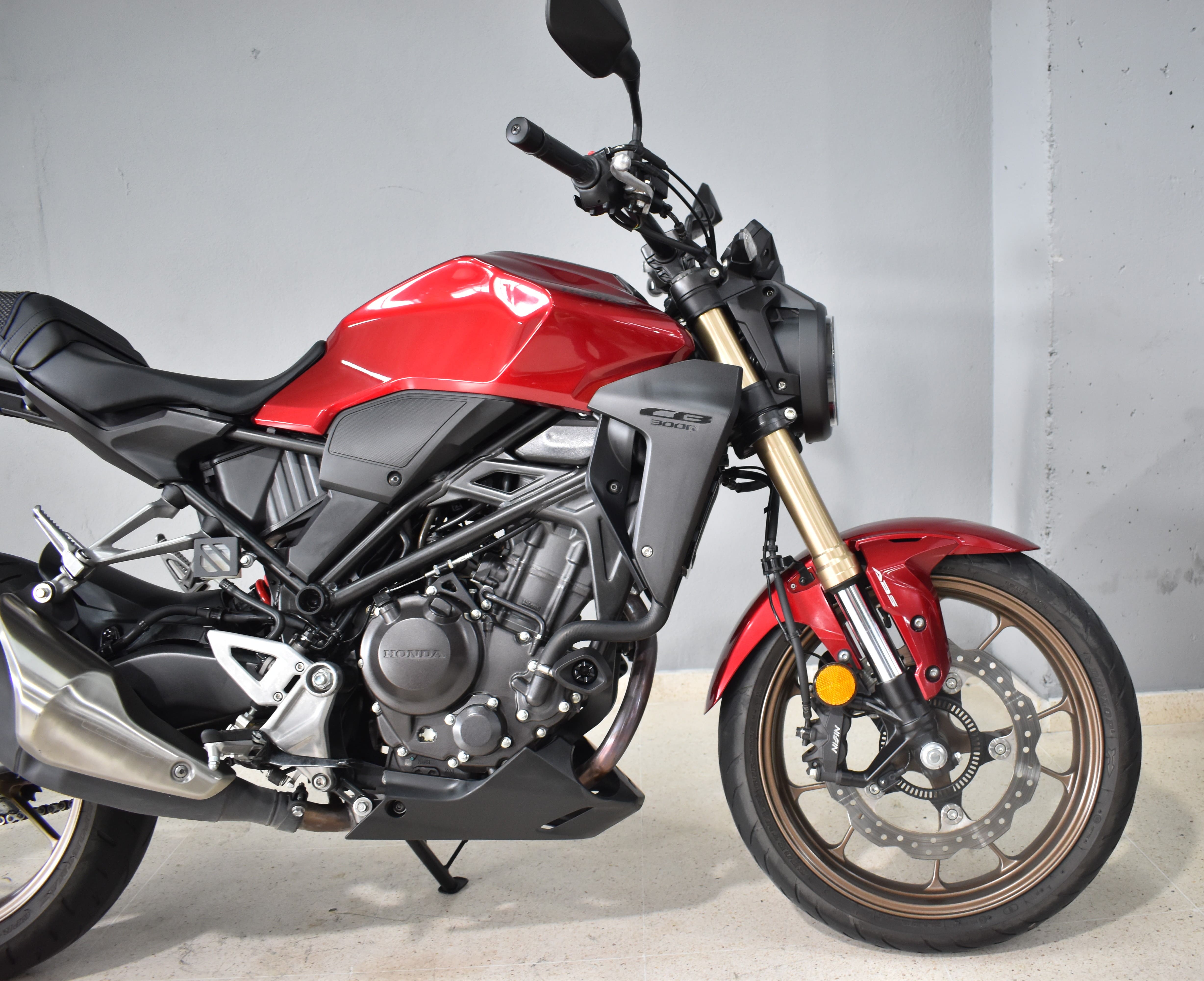 Imagen de HONDA CB300R