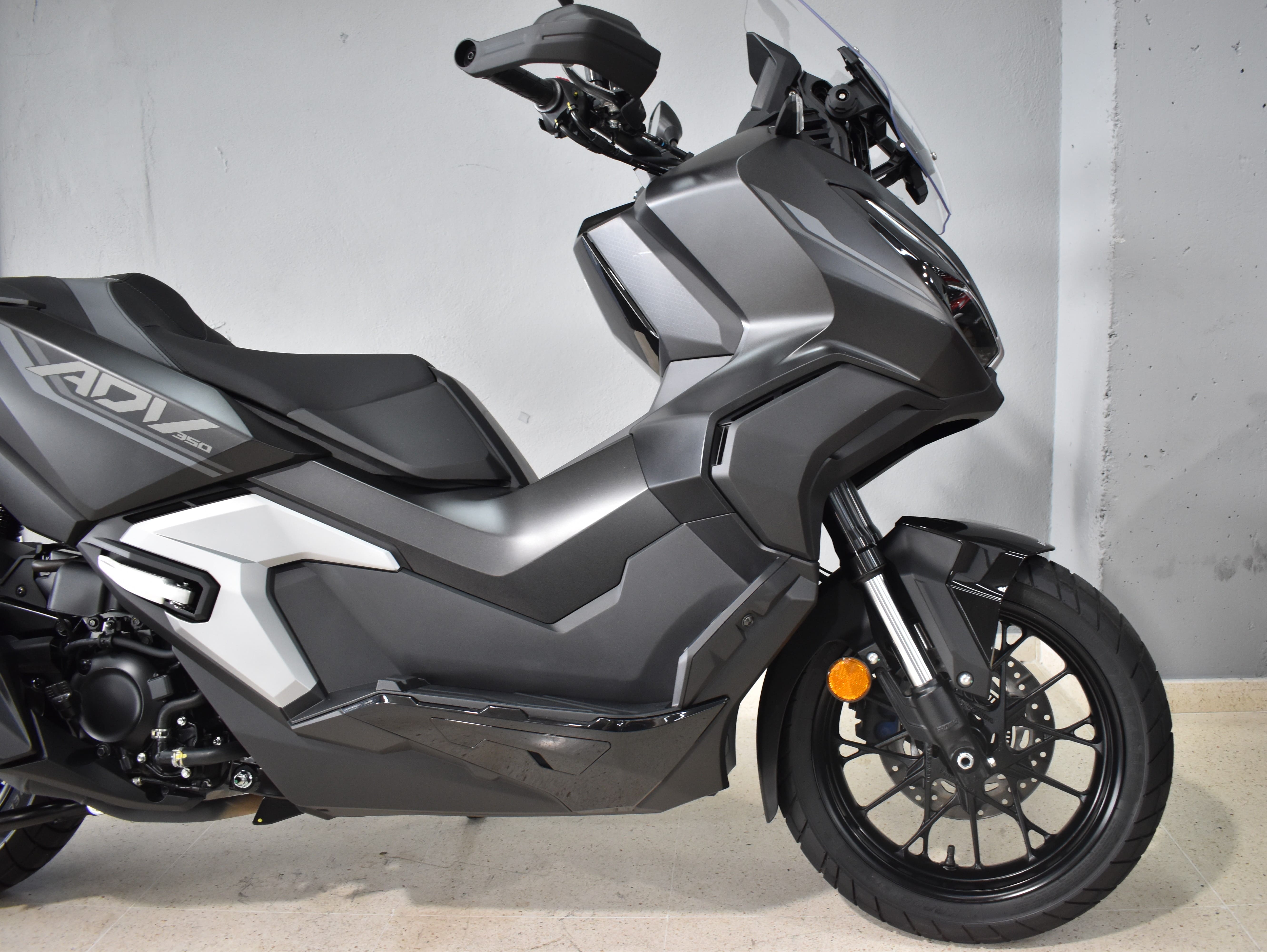 Imagen de HONDA ADV 350