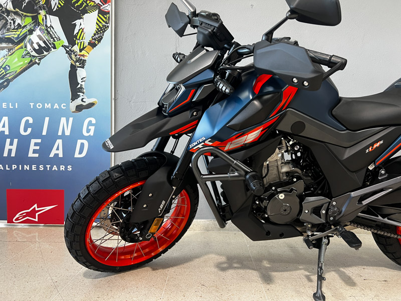 Imagen de ZONTES U1 125 LCD E5+ - MATT BLUE/ ORANGE