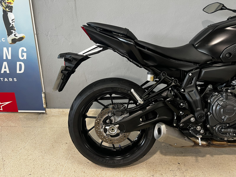Imagen de YAMAHA MT 07 - 23 - NEGRO