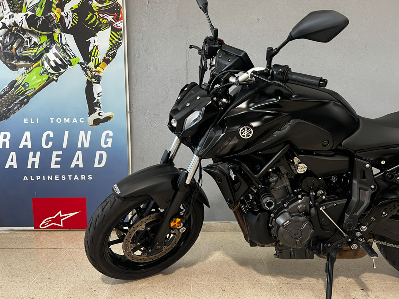 Imagen de YAMAHA MT 07 - 23 - NEGRO