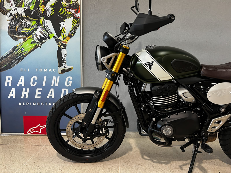 Imagen de TRIUMPH SCRAMBLER 400 X 24 - MATT KHAKI GREEN/ FUSION WHITE