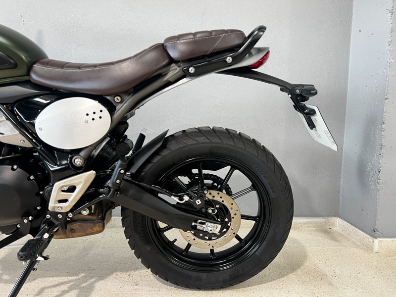 Imagen de TRIUMPH SCRAMBLER 400 X 24 - MATT KHAKI GREEN/ FUSION WHITE