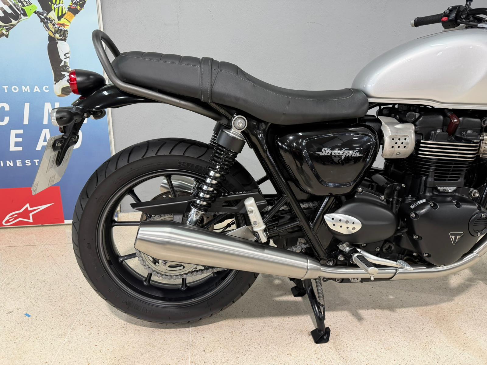 Foto 1 de TRIUMPH STREET TWIN Imagen de TRIUMPH STREET TWIN