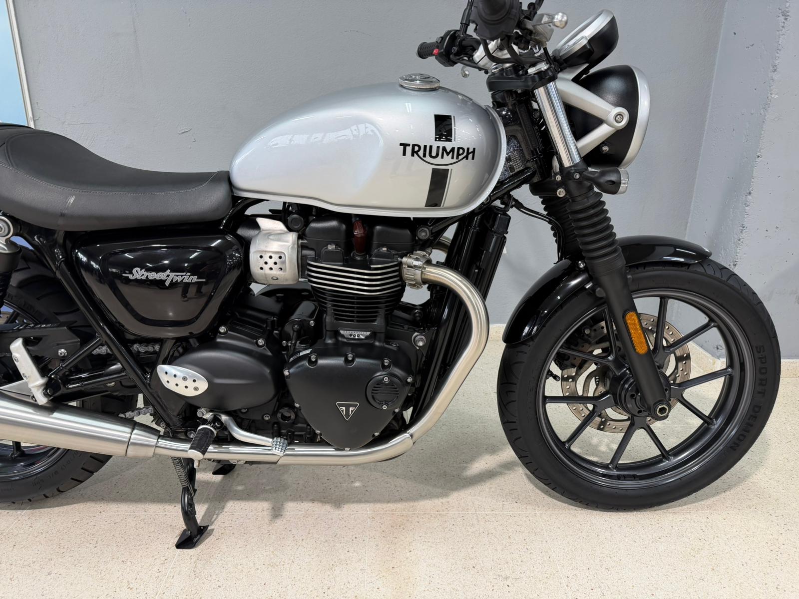 Foto 2 de TRIUMPH STREET TWIN Imagen de TRIUMPH STREET TWIN
