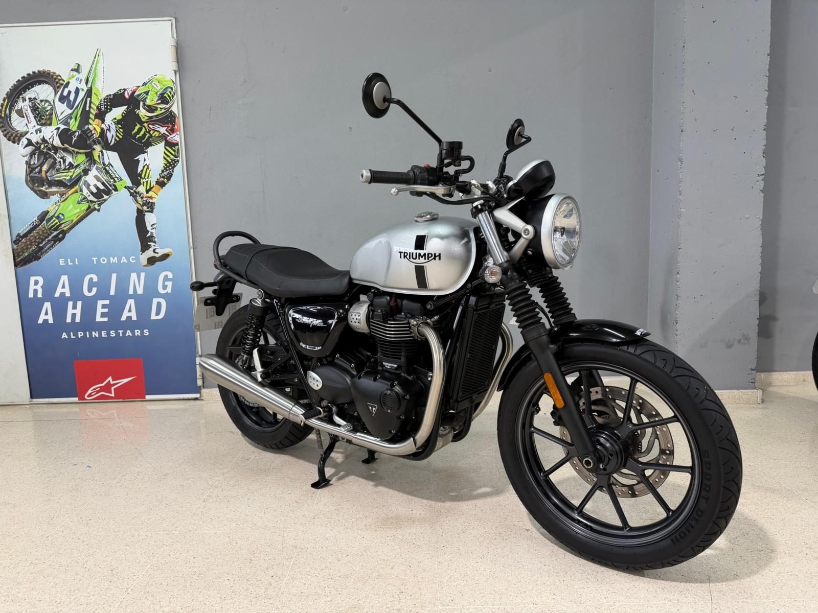 Foto 3 de TRIUMPH STREET TWIN Imagen de TRIUMPH STREET TWIN