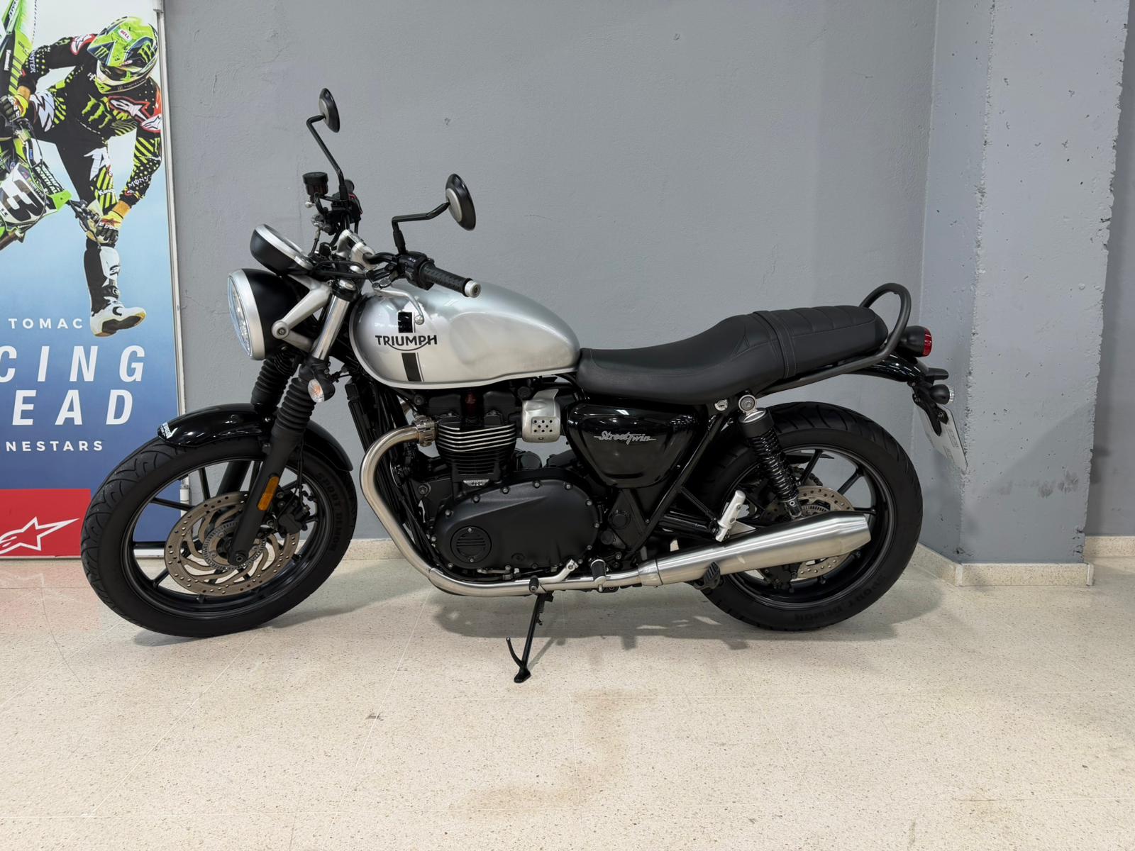 Foto 4 de TRIUMPH STREET TWIN Imagen de TRIUMPH STREET TWIN