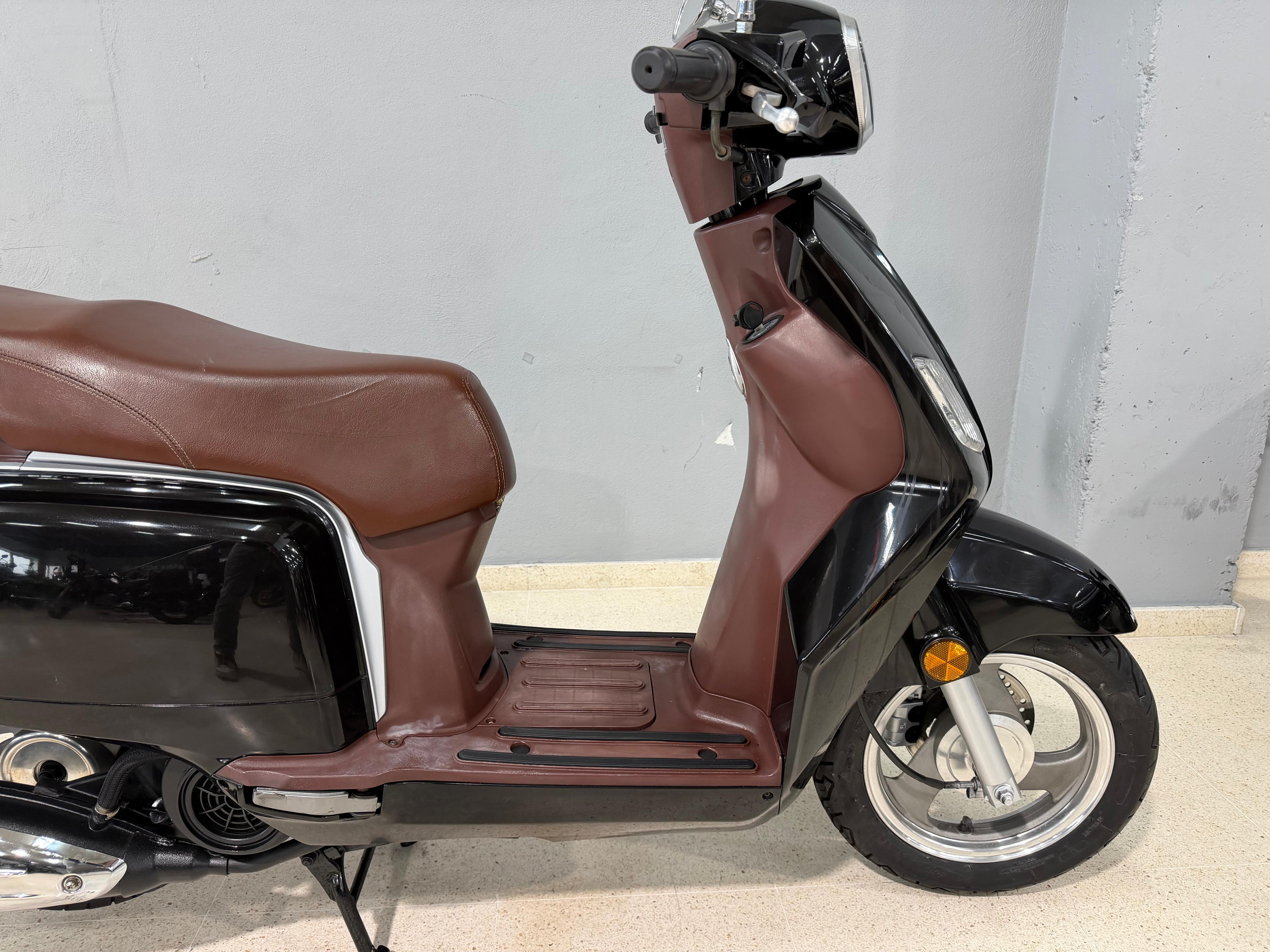 Foto 2 de KEEWAY ZAHARA 125 Imagen de KEEWAY ZAHARA 125