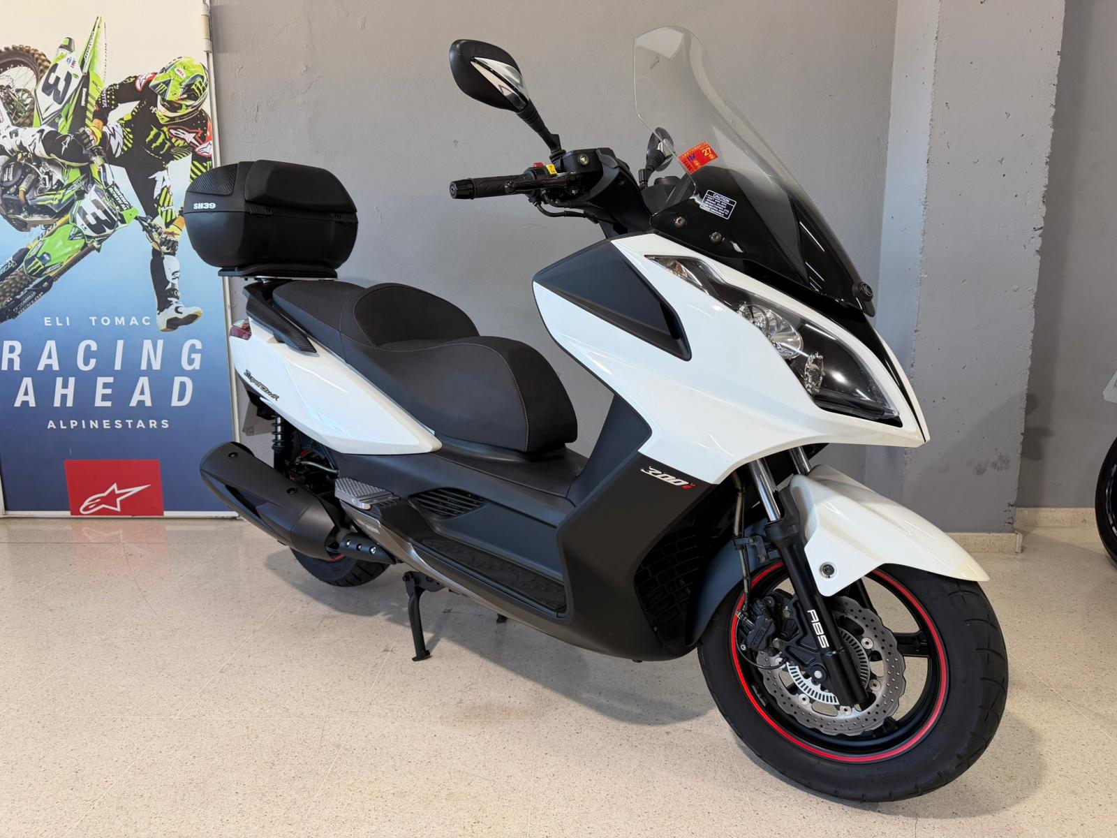 Imagen de KYMCO SUPER DINK 300