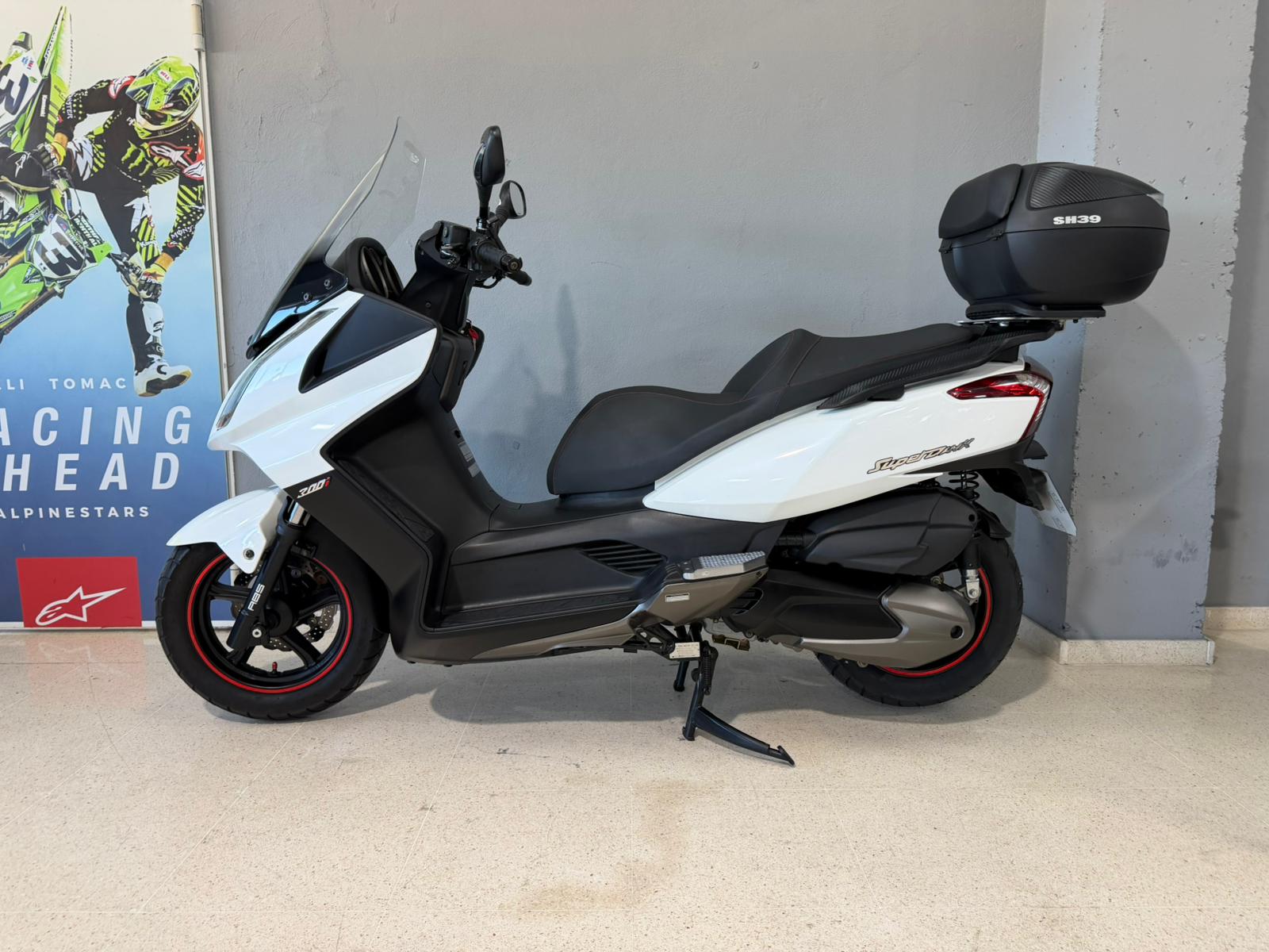 Imagen de KYMCO SUPER DINK 300