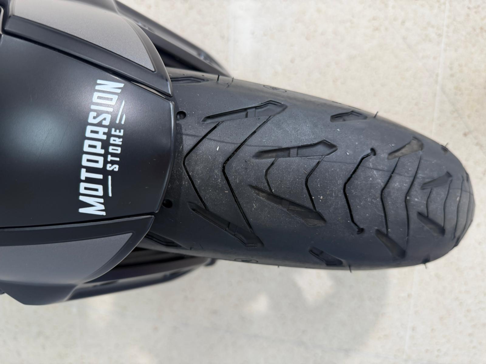 Imagen de TRIUMPH TRIDENT 660