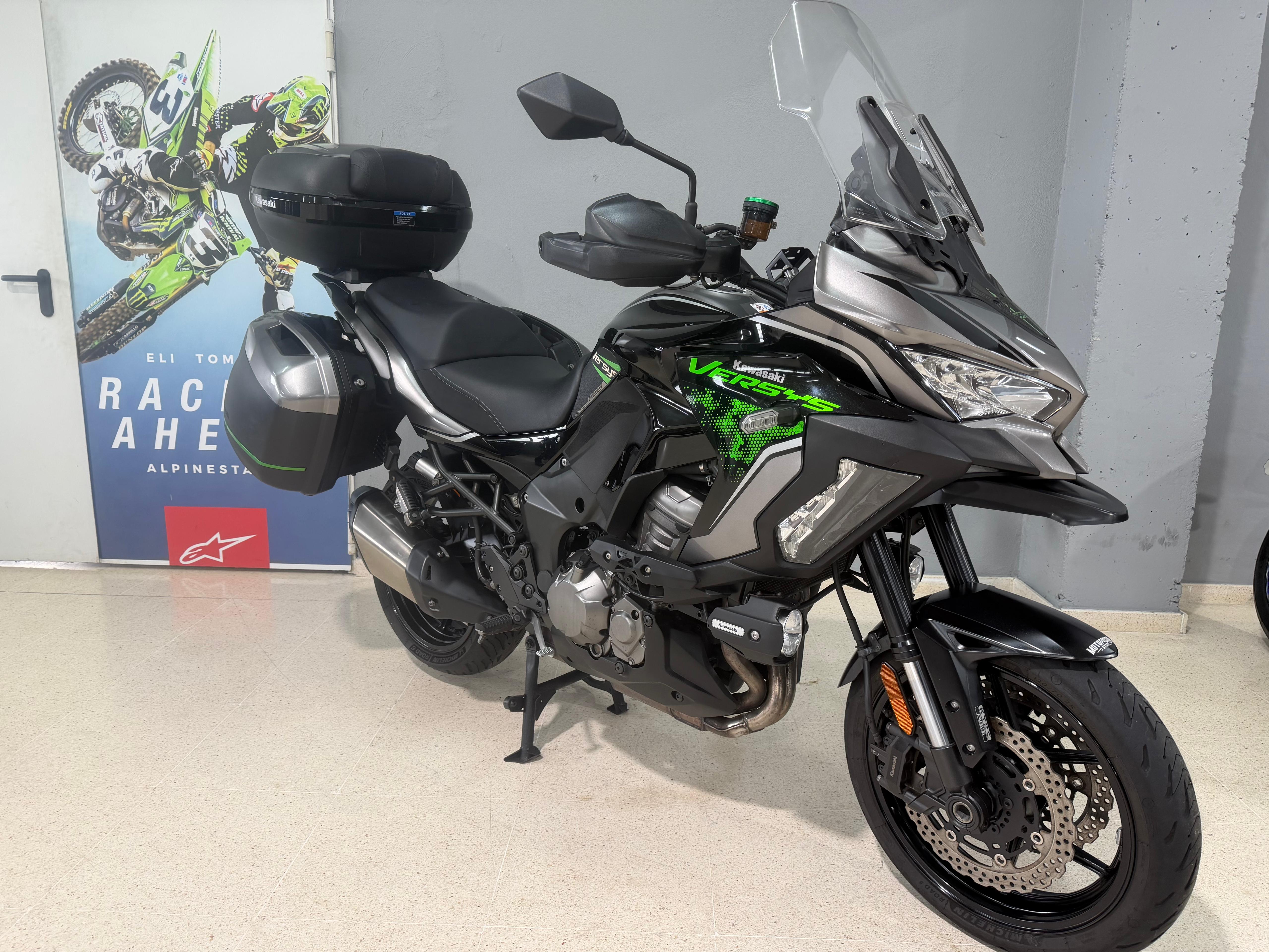 Foto 3 de KAWASAKI VERSYS 1000 S Imagen de KAWASAKI VERSYS 1000 S