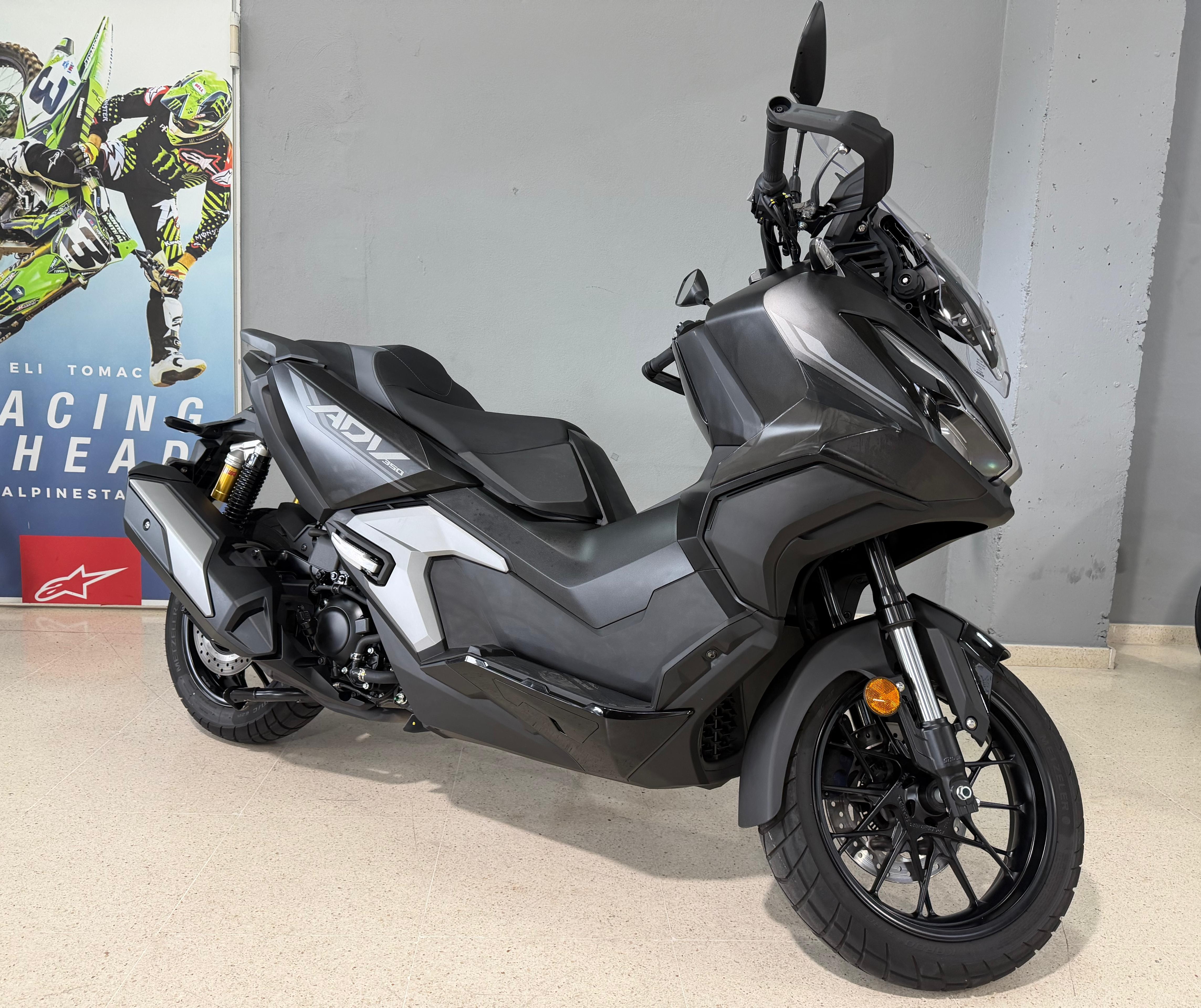 Imagen de HONDA ADV 350