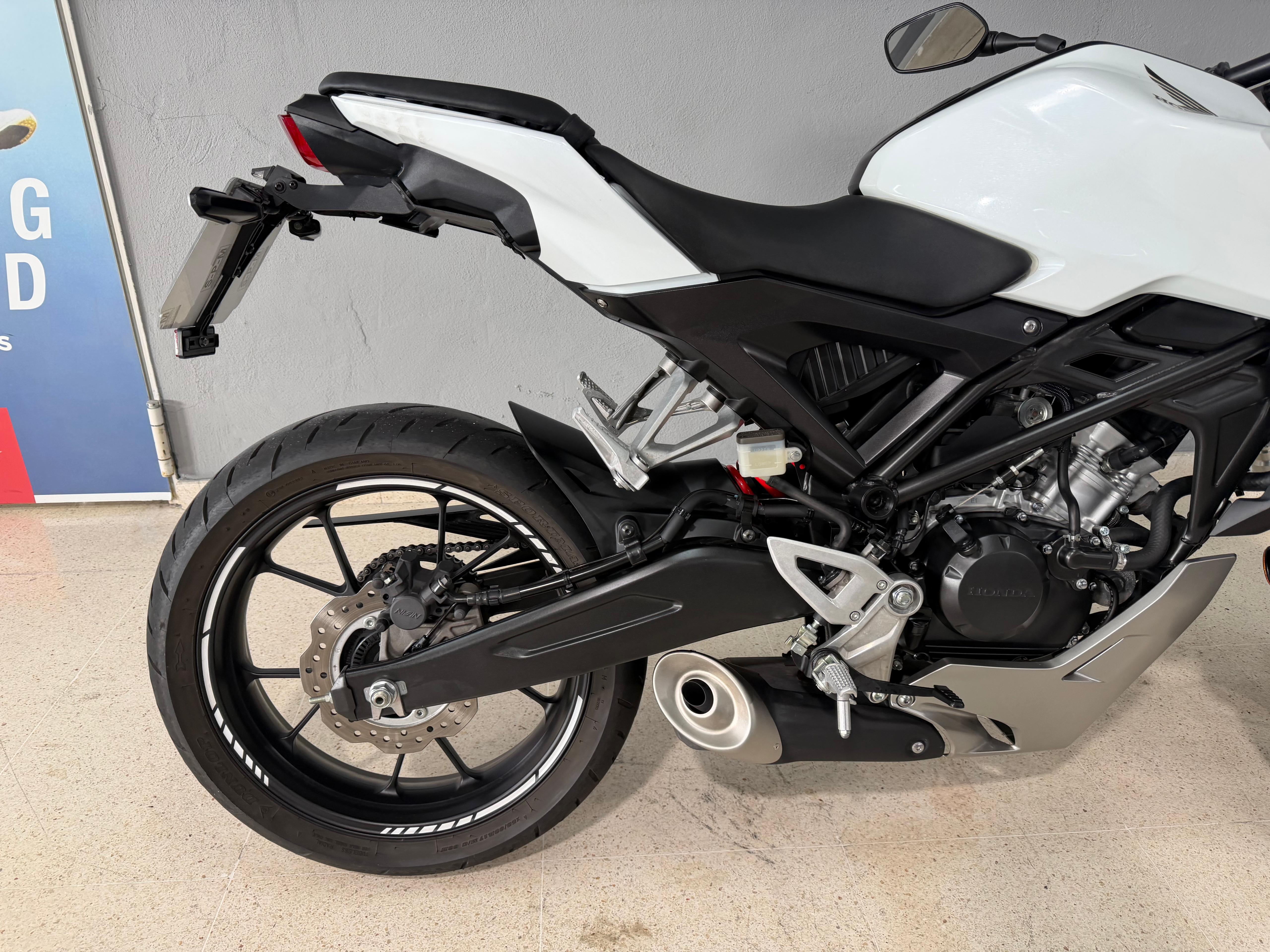 Imagen de HONDA CB125R