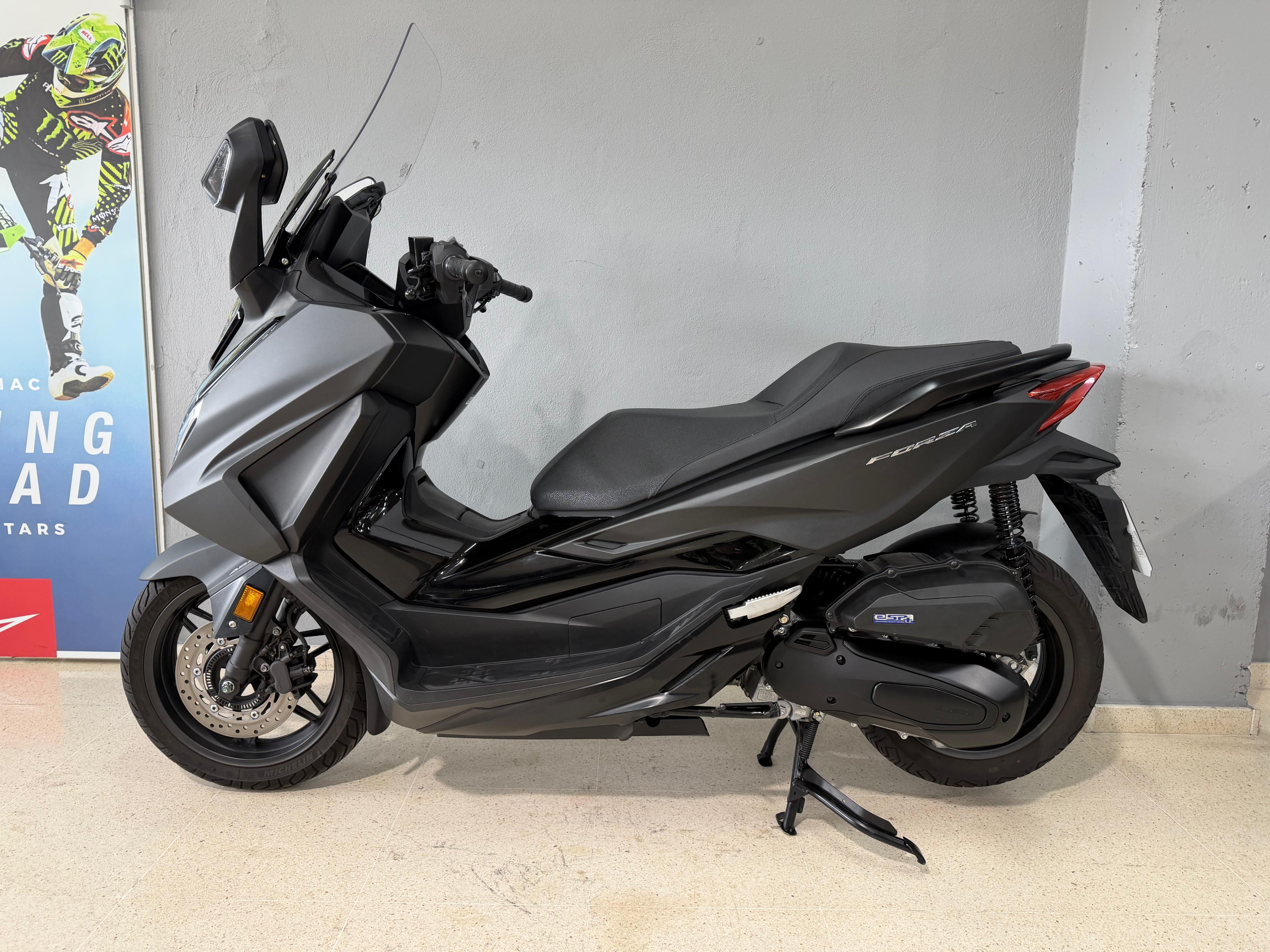 Foto 4 de HONDA FORZA 125 Imagen de HONDA FORZA 125