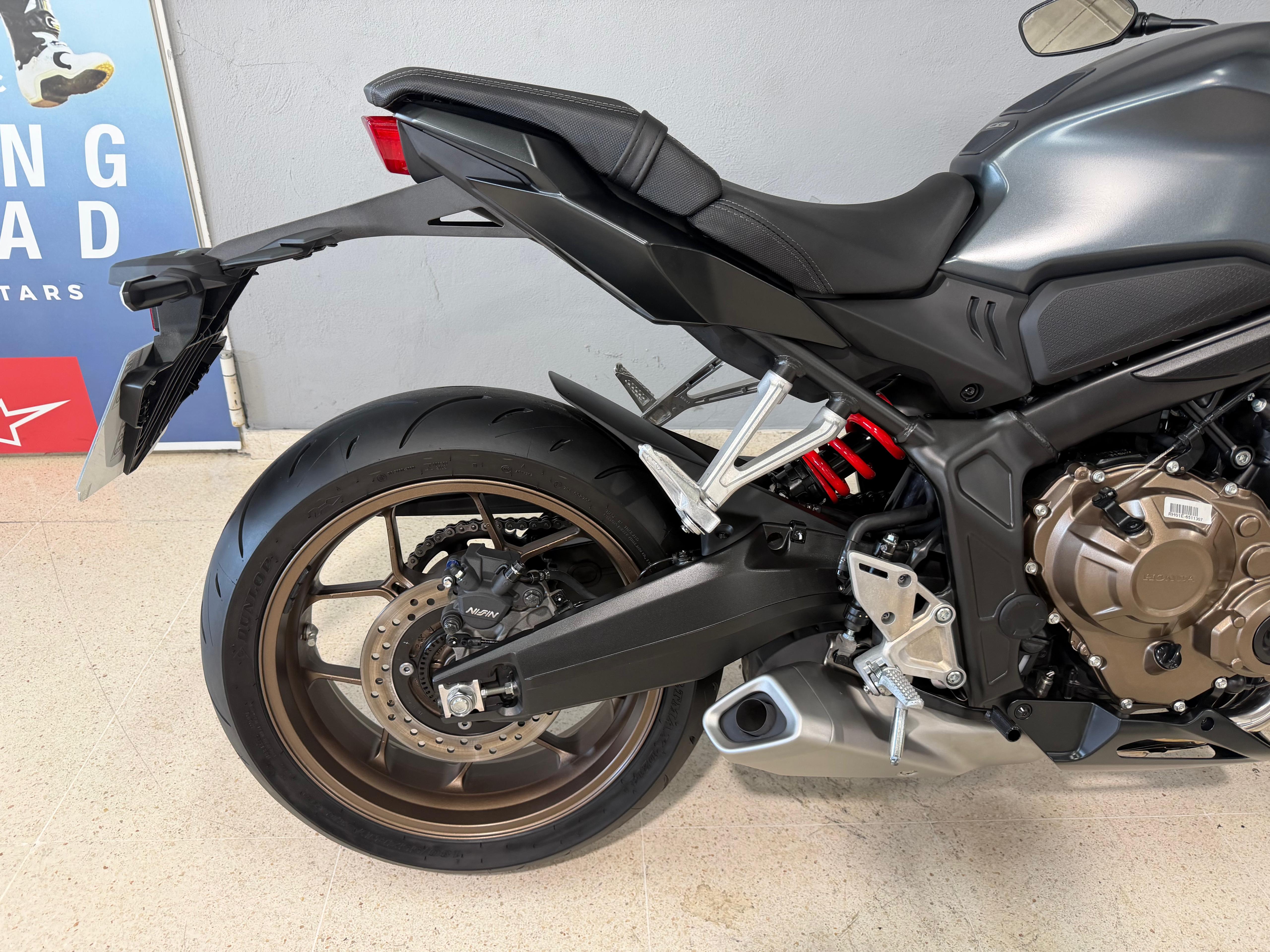Foto 1 de HONDA CB650R Imagen de HONDA CB650R