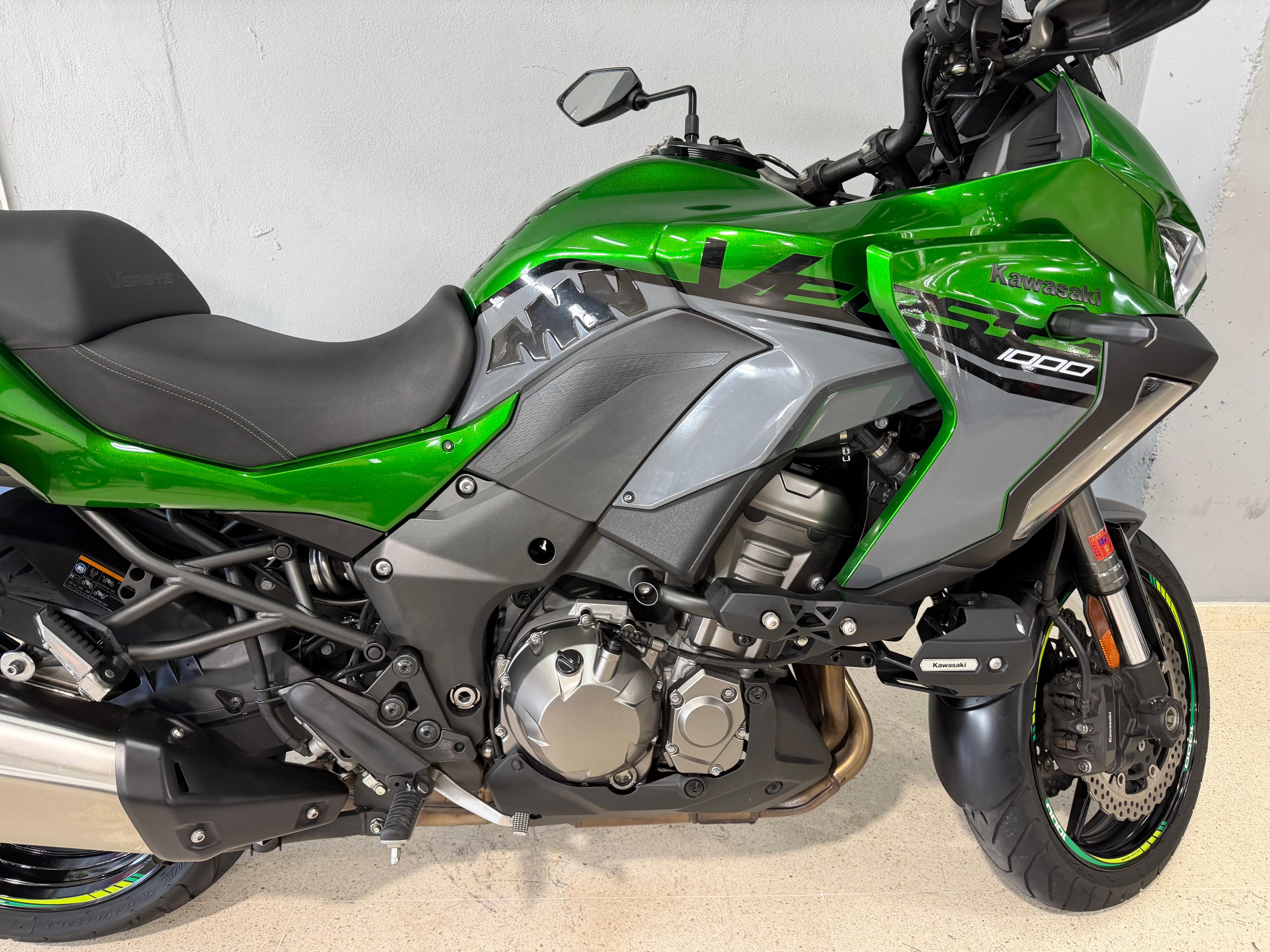 Foto 2 de KAWASAKI VERSYS 1000 19 - VERDE Imagen de KAWASAKI VERSYS 1000 19 - VERDE