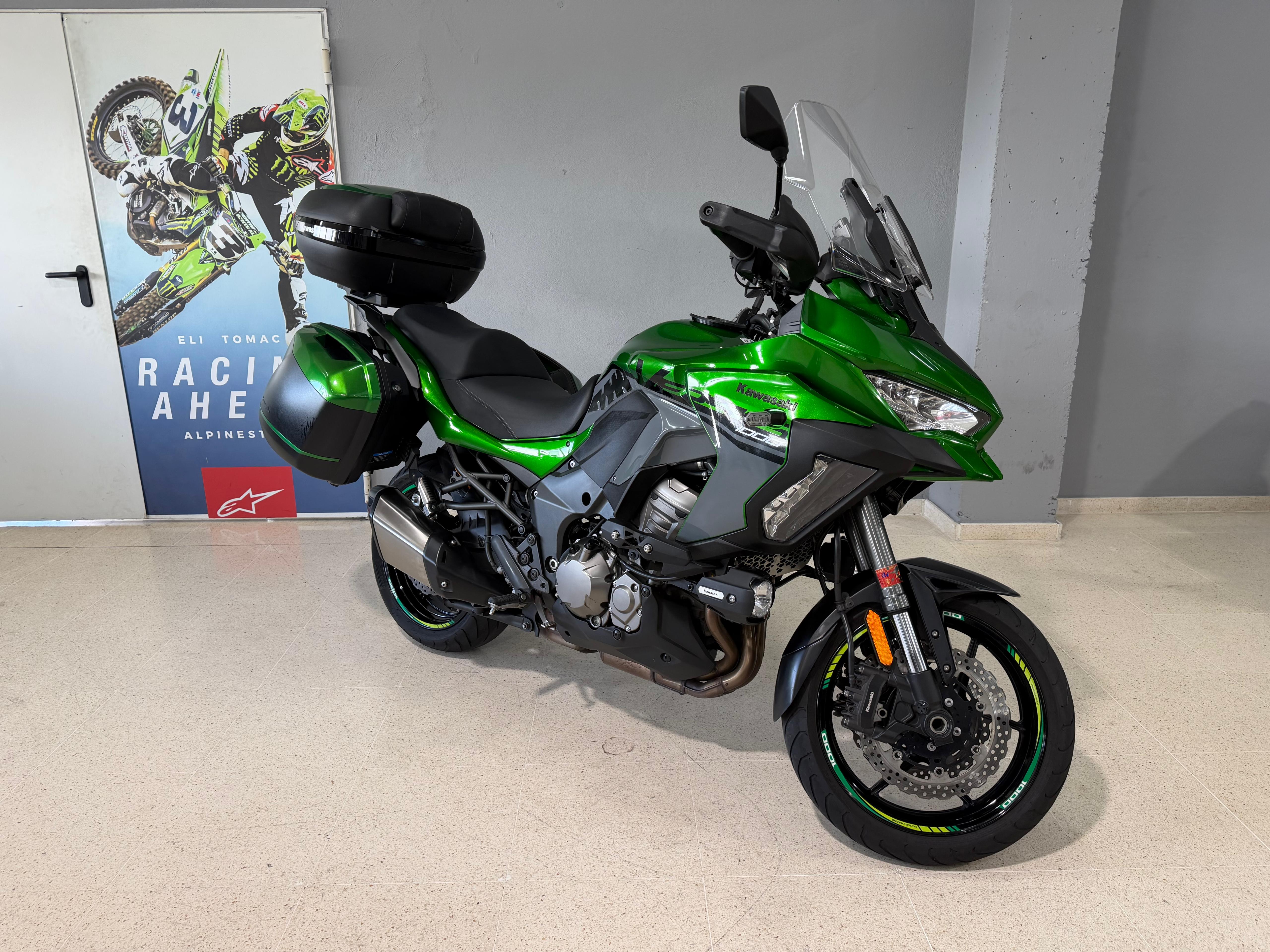 Foto 3 de KAWASAKI VERSYS 1000 19 - VERDE Imagen de KAWASAKI VERSYS 1000 19 - VERDE