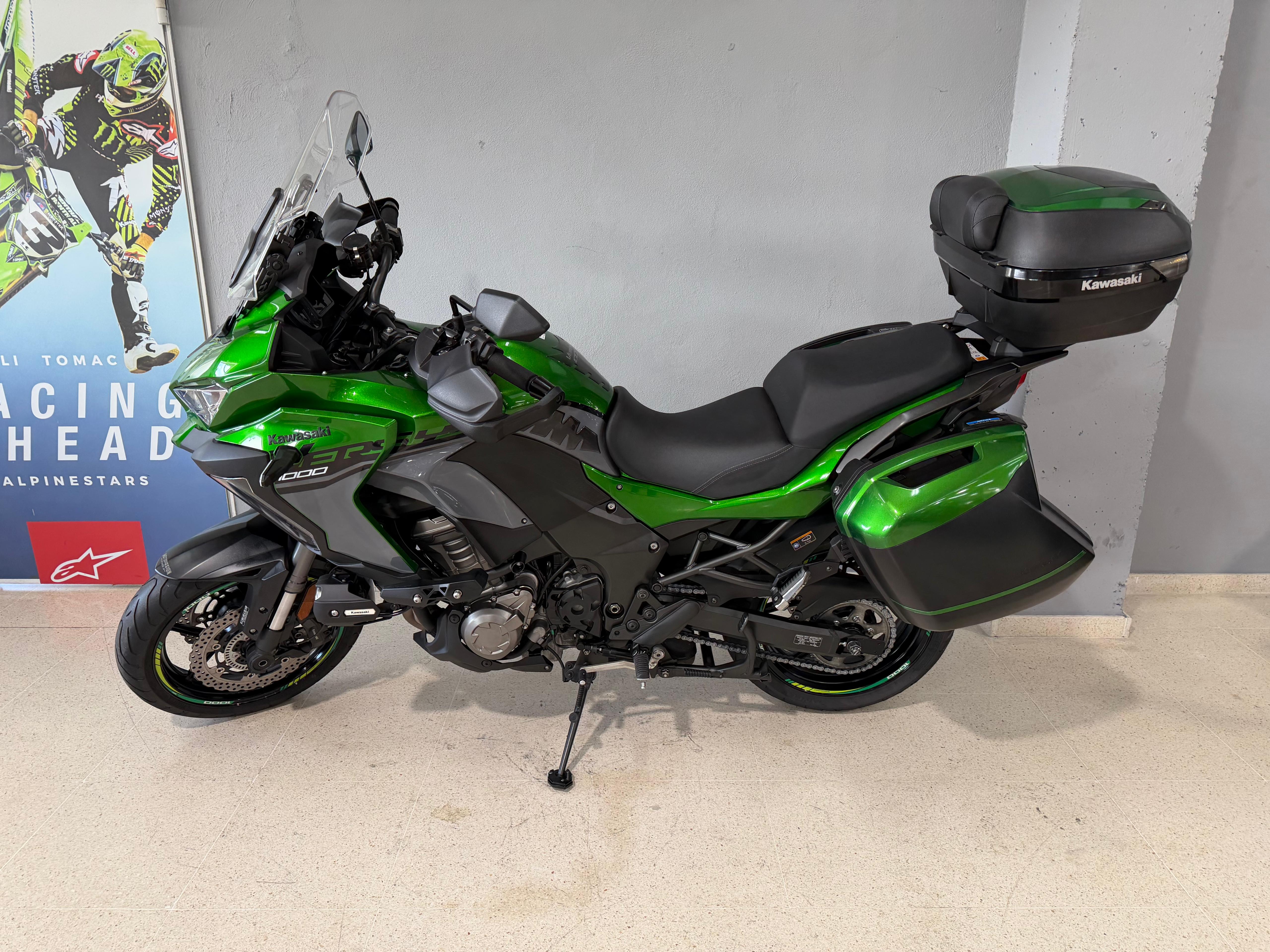 Foto 4 de KAWASAKI VERSYS 1000 19 - VERDE Imagen de KAWASAKI VERSYS 1000 19 - VERDE