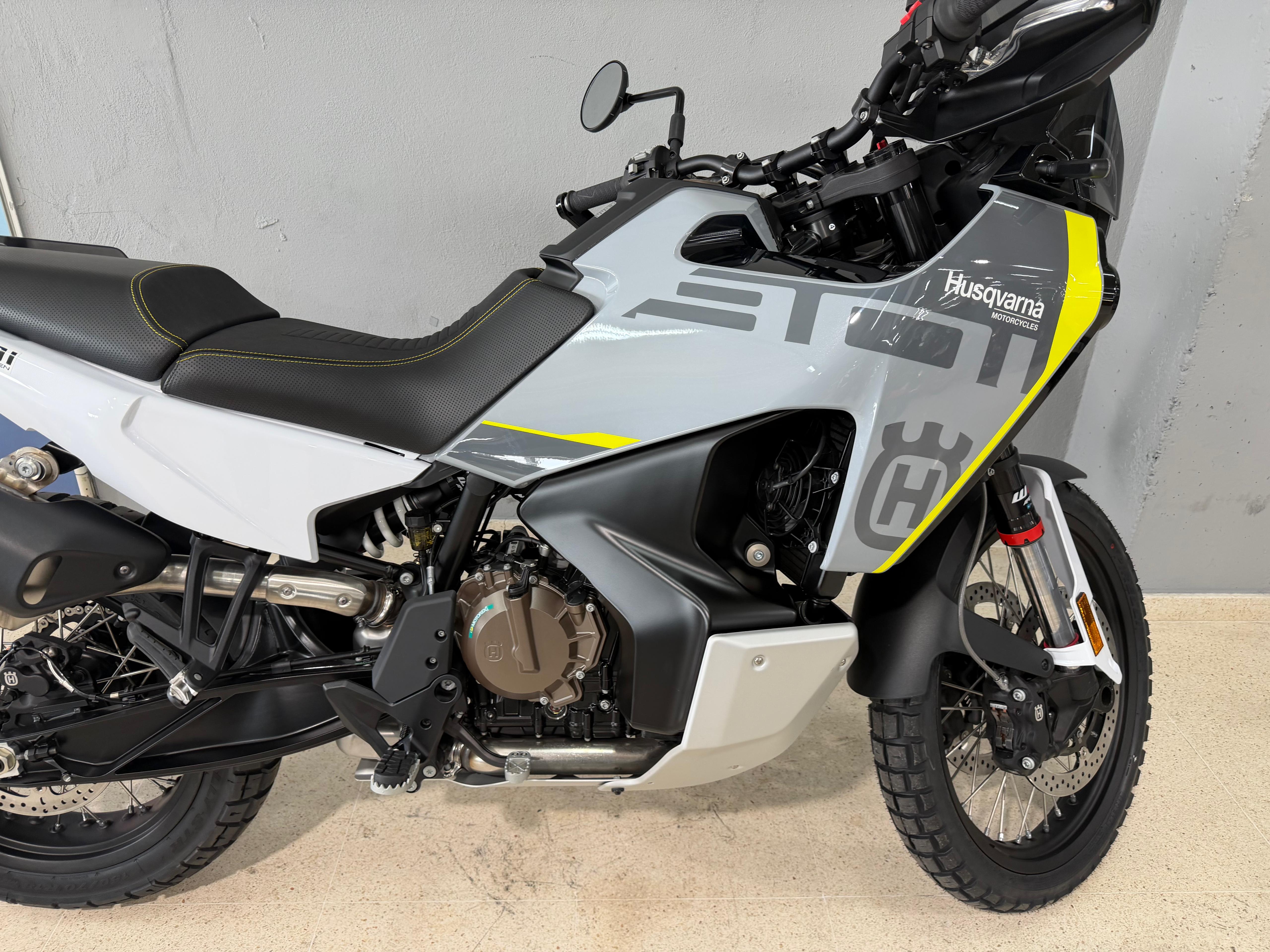 Imagen de HUSQVARNA NORDEN 901 EXPEDITION 26 - BLANCO