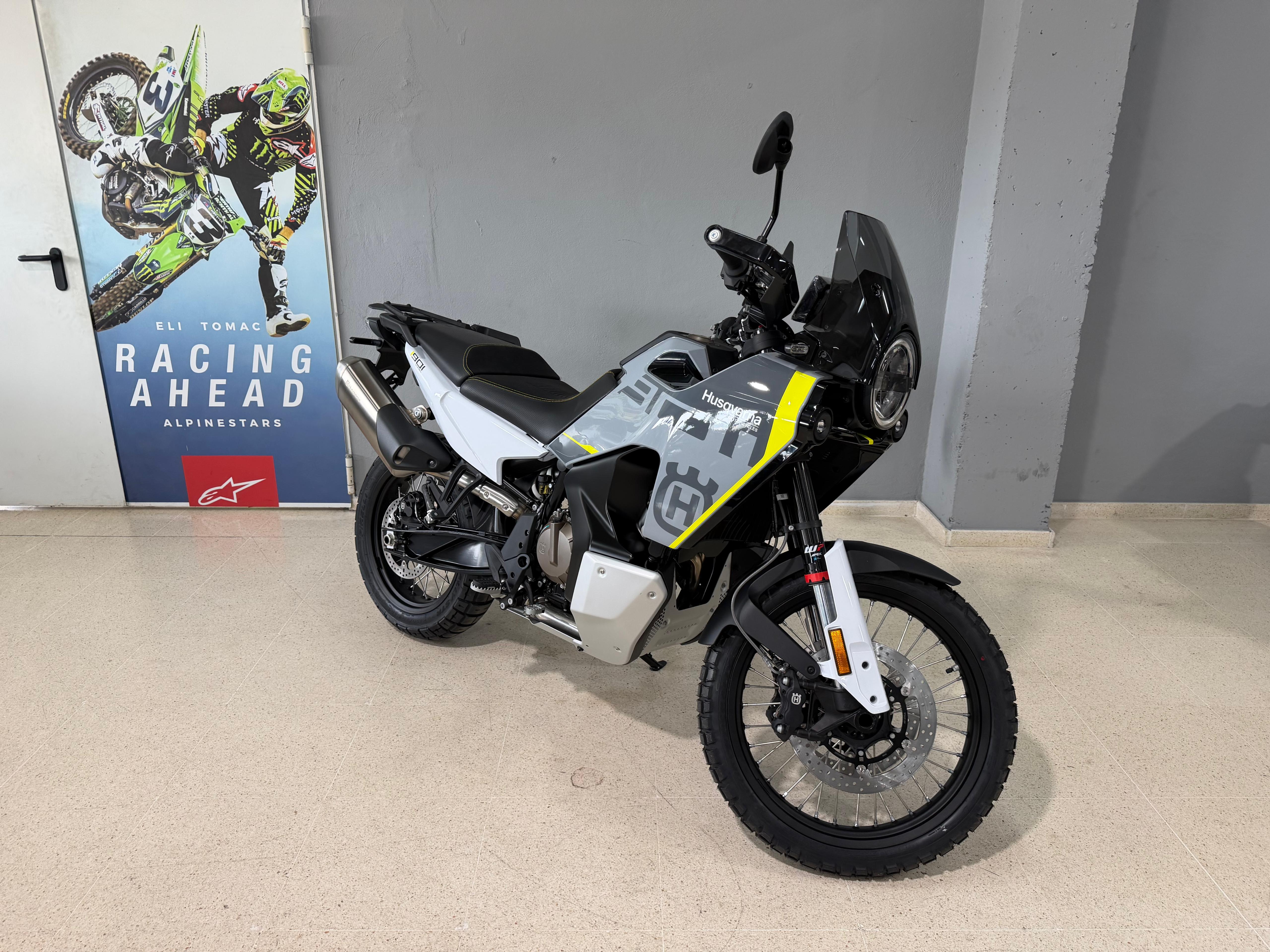 Imagen de HUSQVARNA NORDEN 901 EXPEDITION 26 - BLANCO