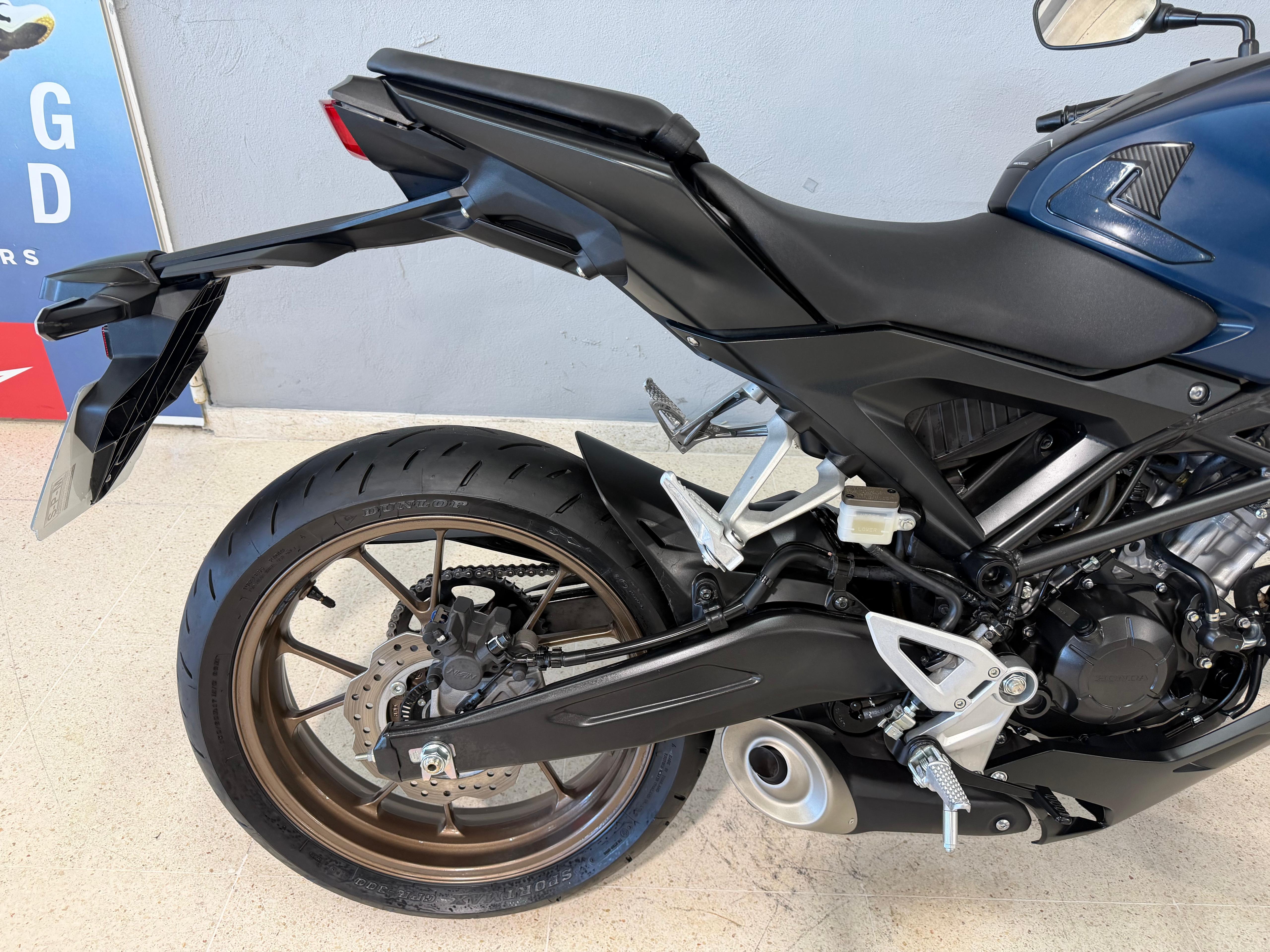 Imagen de HONDA CB125R