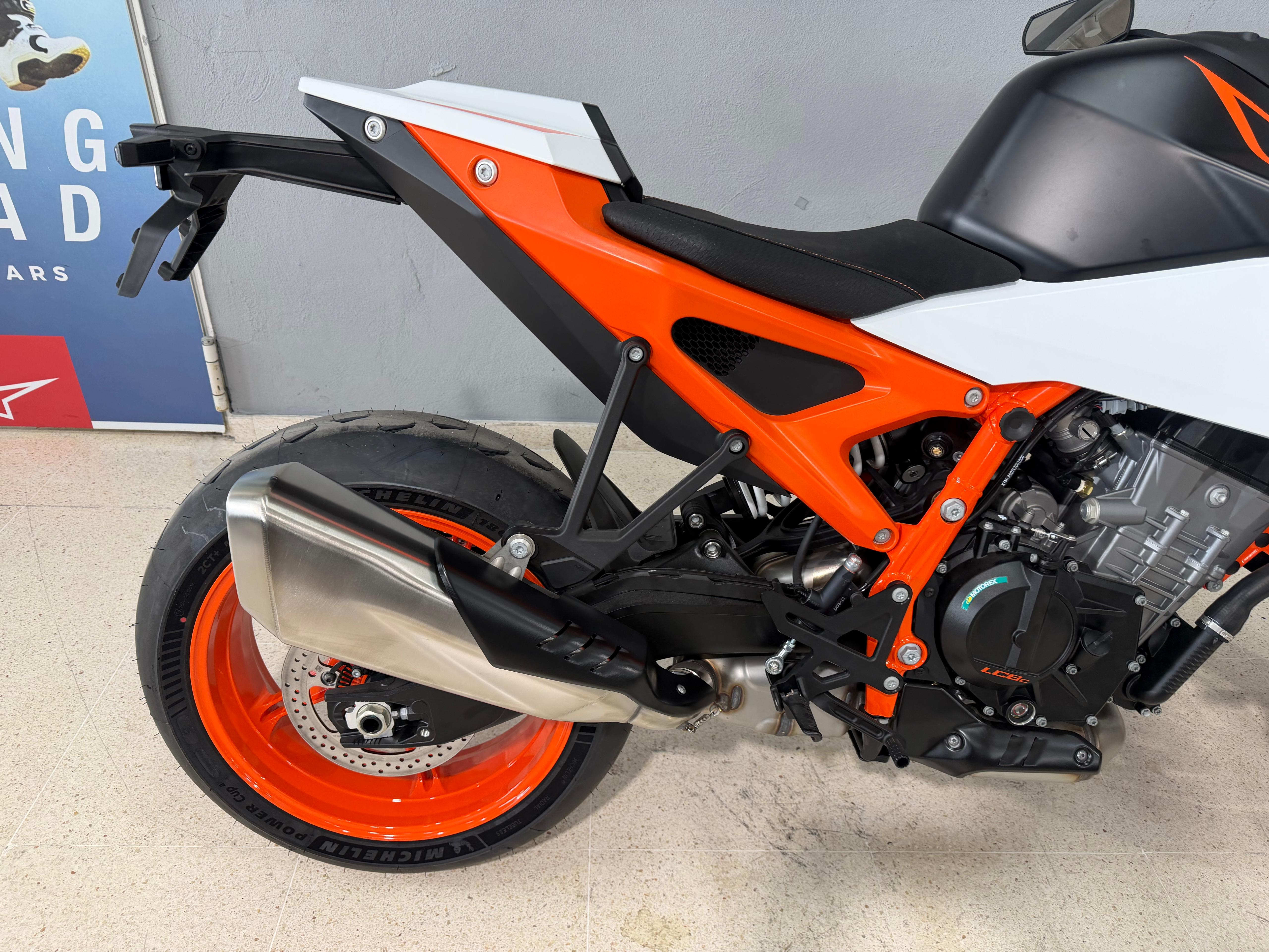 Foto 1 de KTM 990 DUKE R Imagen de KTM 990 DUKE R
