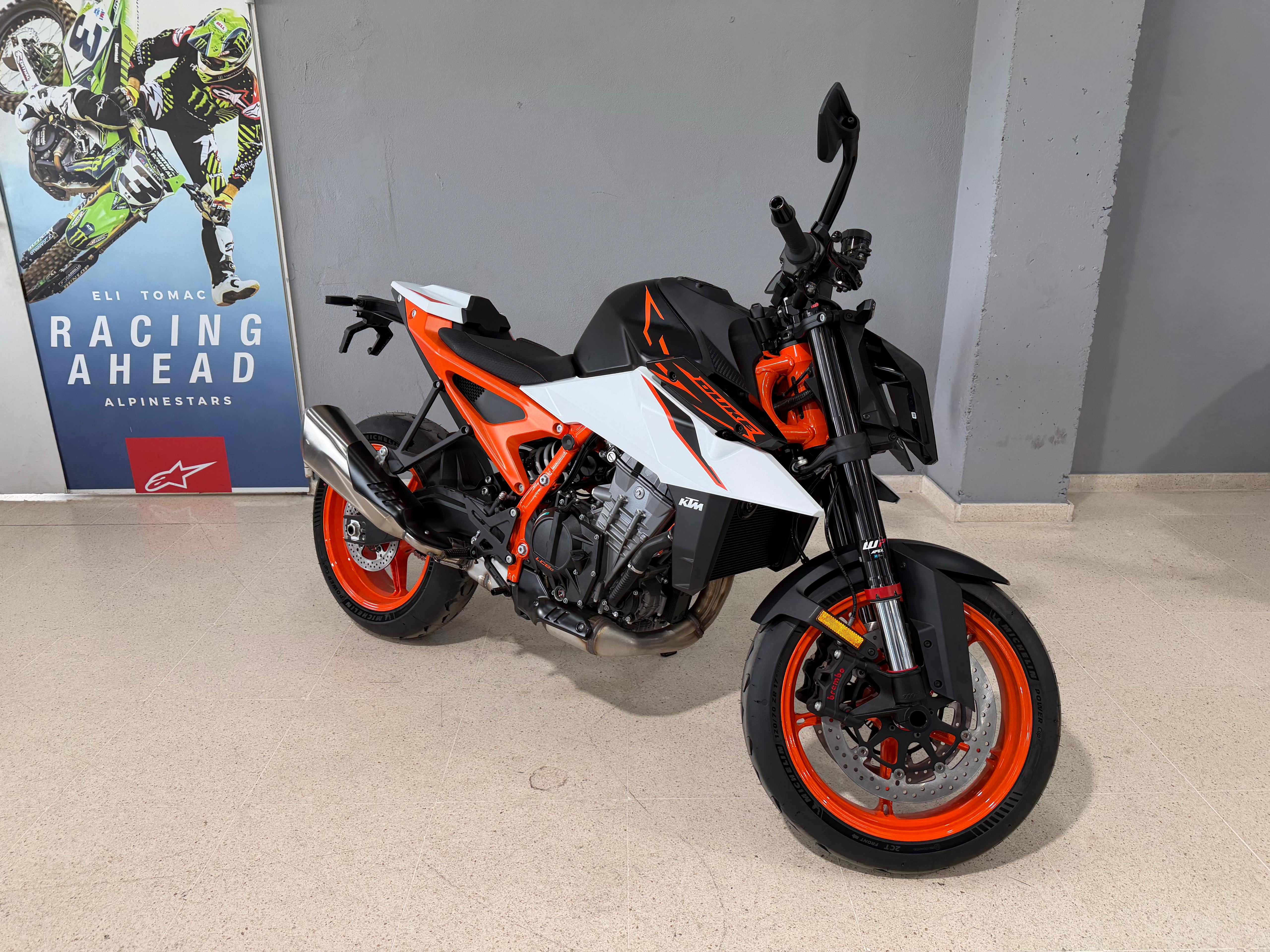 Foto 3 de KTM 990 DUKE R Imagen de KTM 990 DUKE R